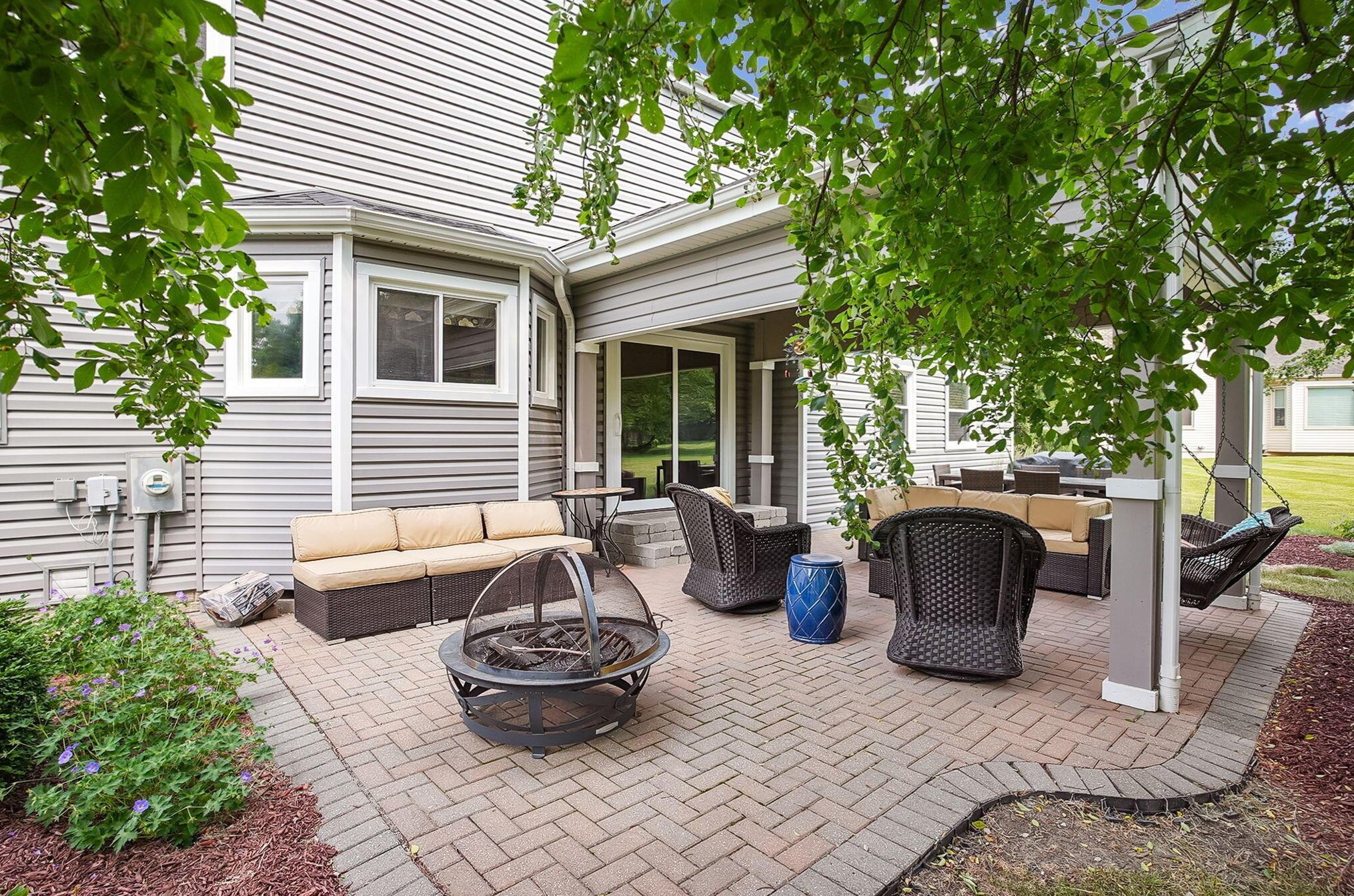 1025 Caroway Blvd, Columbus OH 43230-6214 exterior