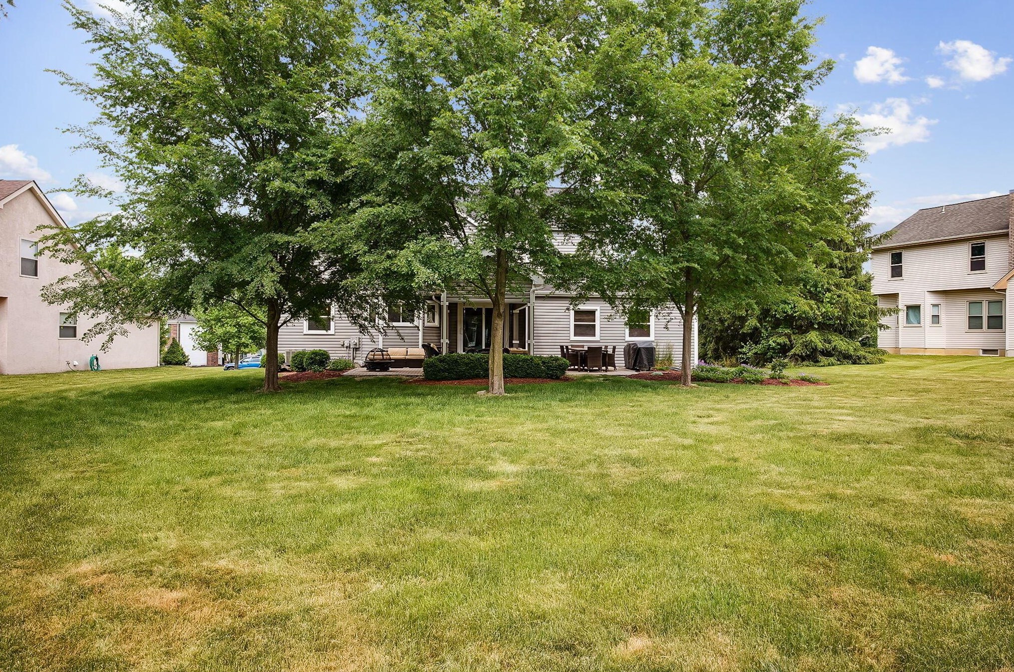 1025 Caroway Blvd, Columbus OH 43230-6214 exterior