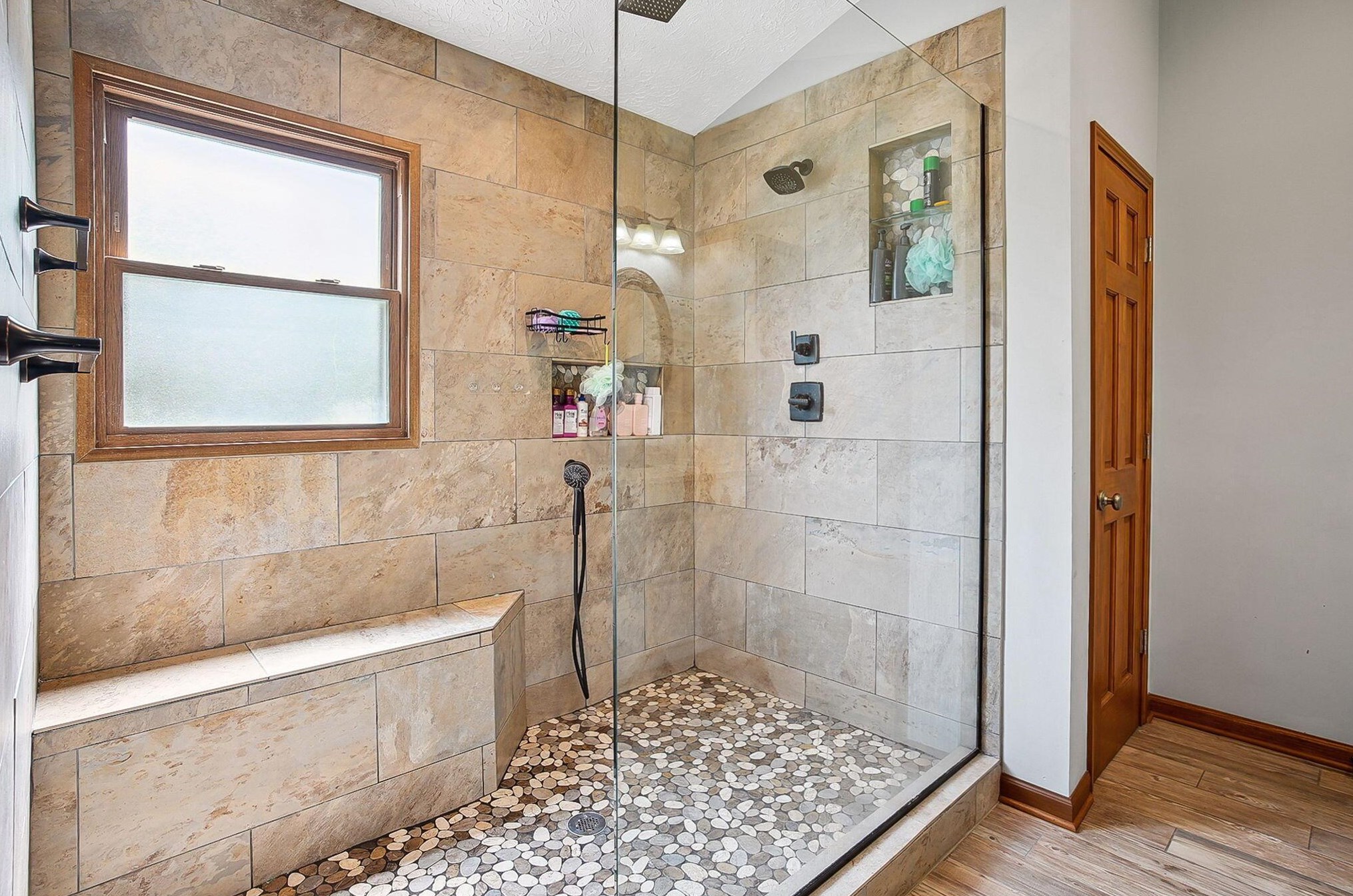 1025 Caroway Blvd, Columbus OH 43230-6214 exterior