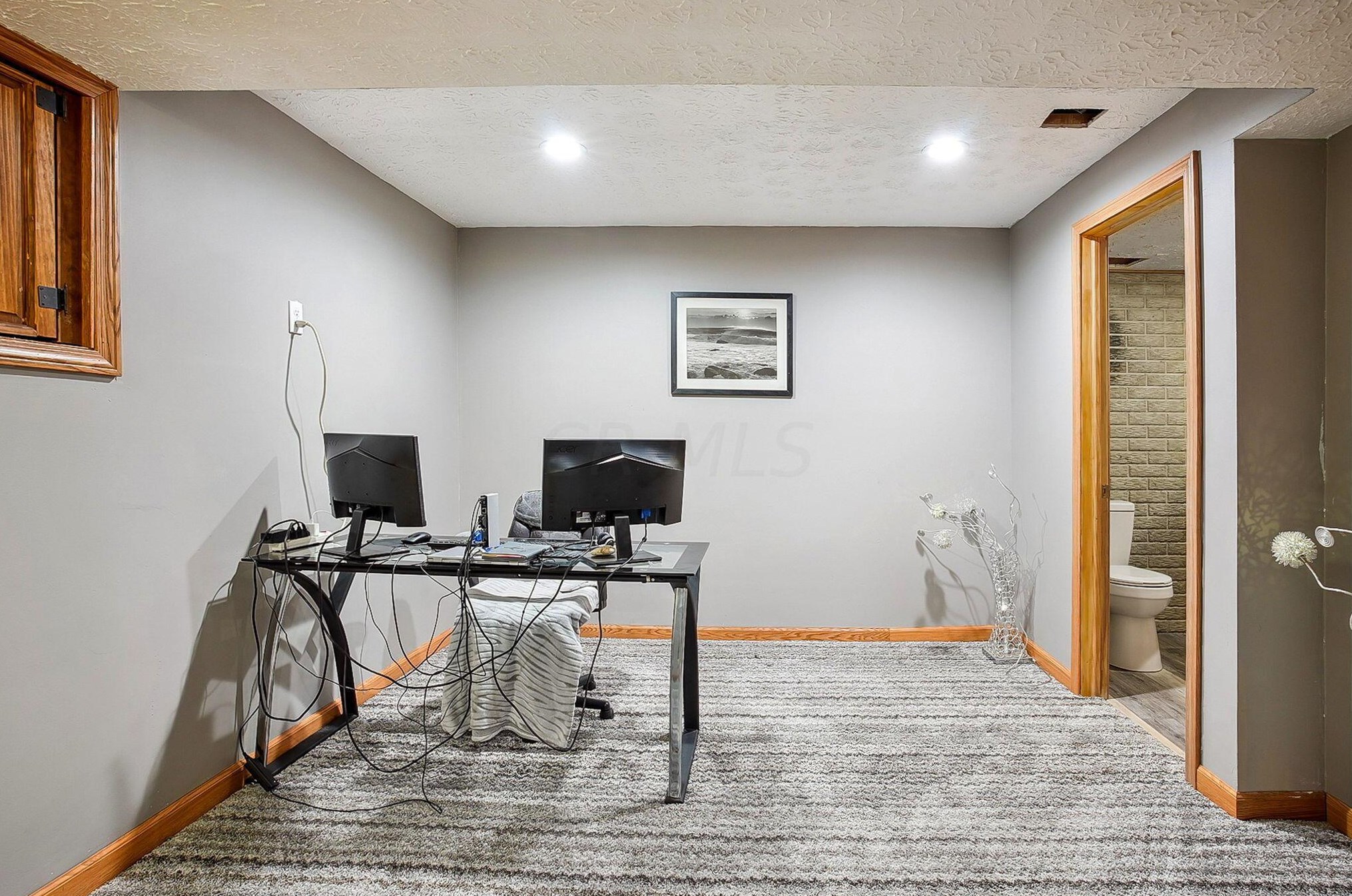 1025 Caroway Blvd, Columbus OH 43230-6214 exterior