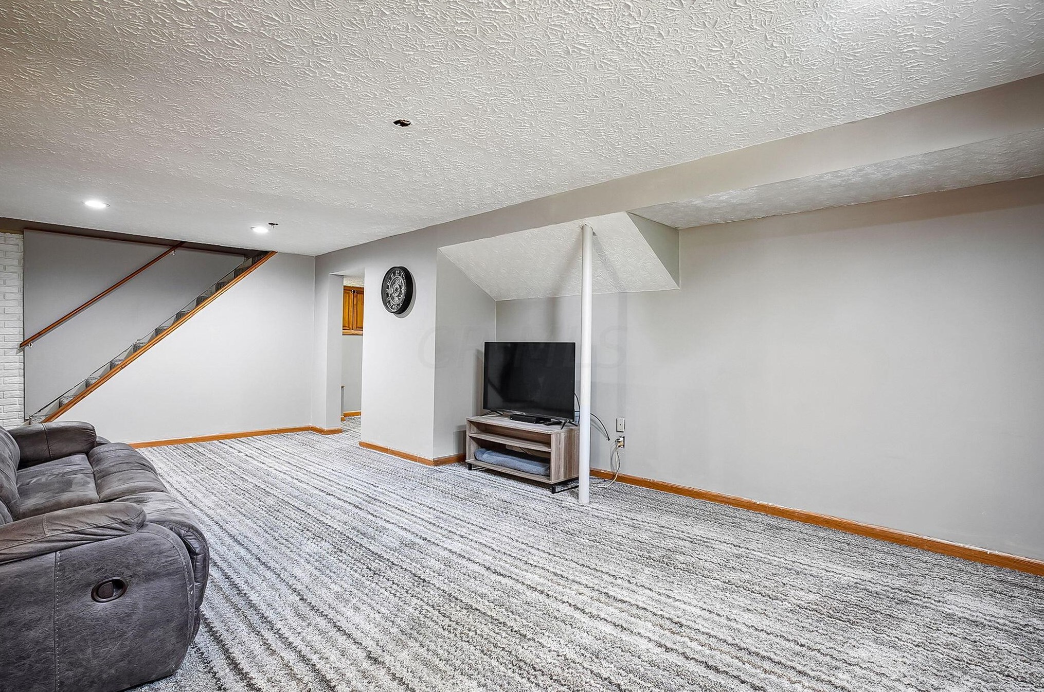 1025 Caroway Blvd, Columbus OH 43230-6214 exterior