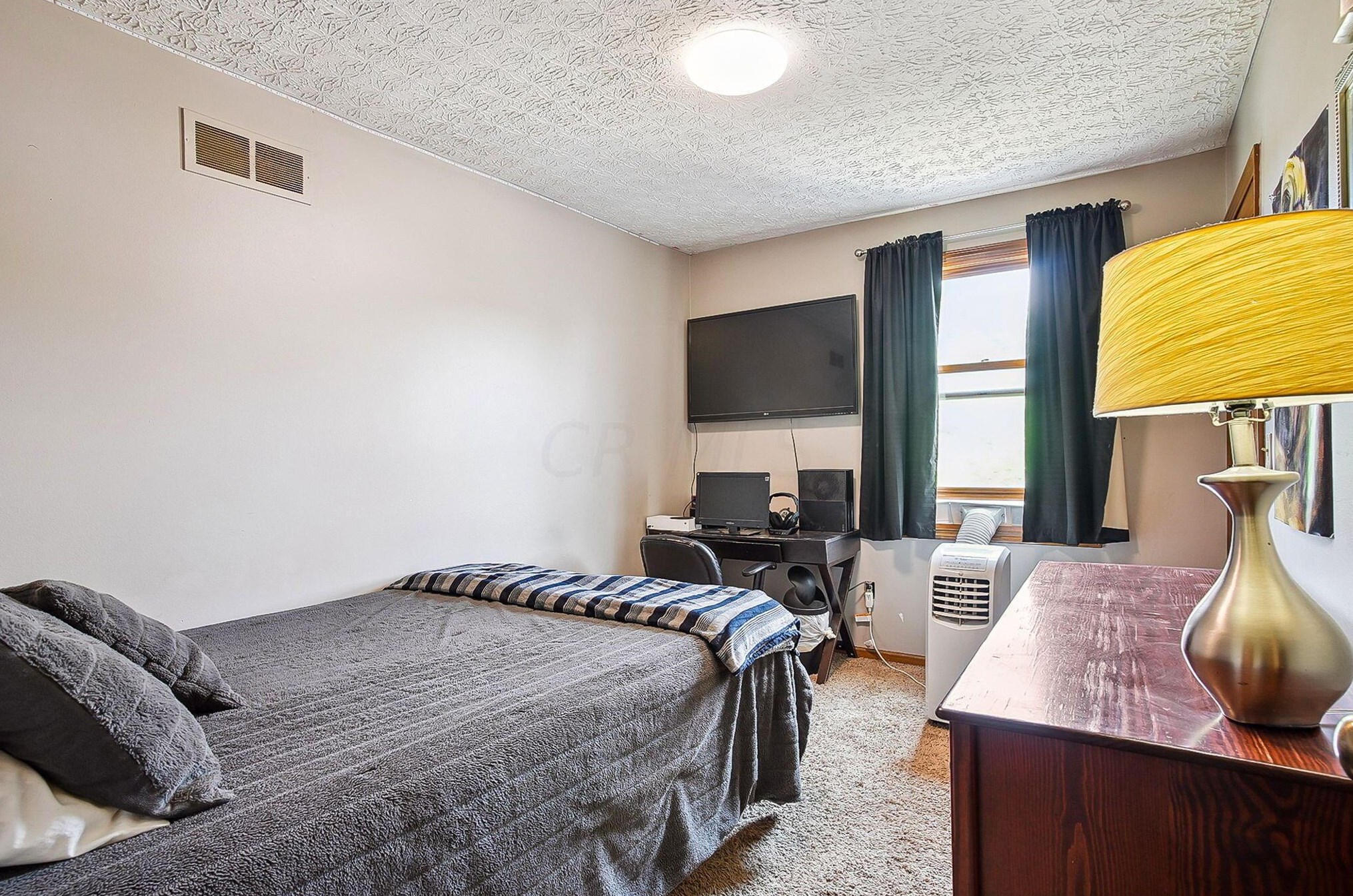 1025 Caroway Blvd, Columbus OH 43230-6214 exterior