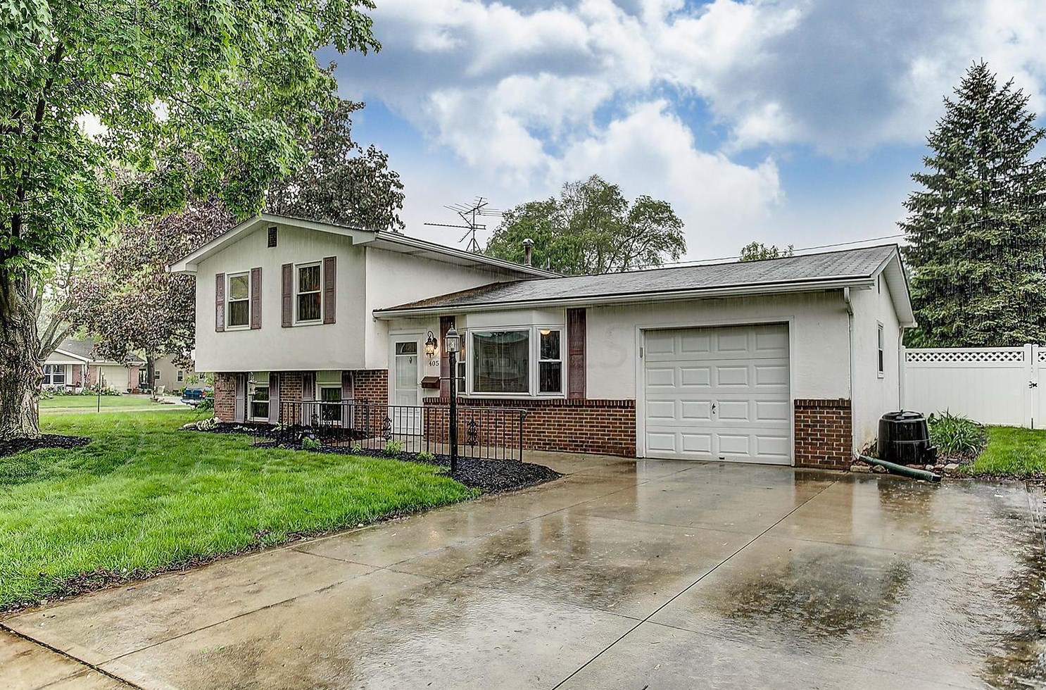 405 Foxwood Dr, Columbus, OH 43230