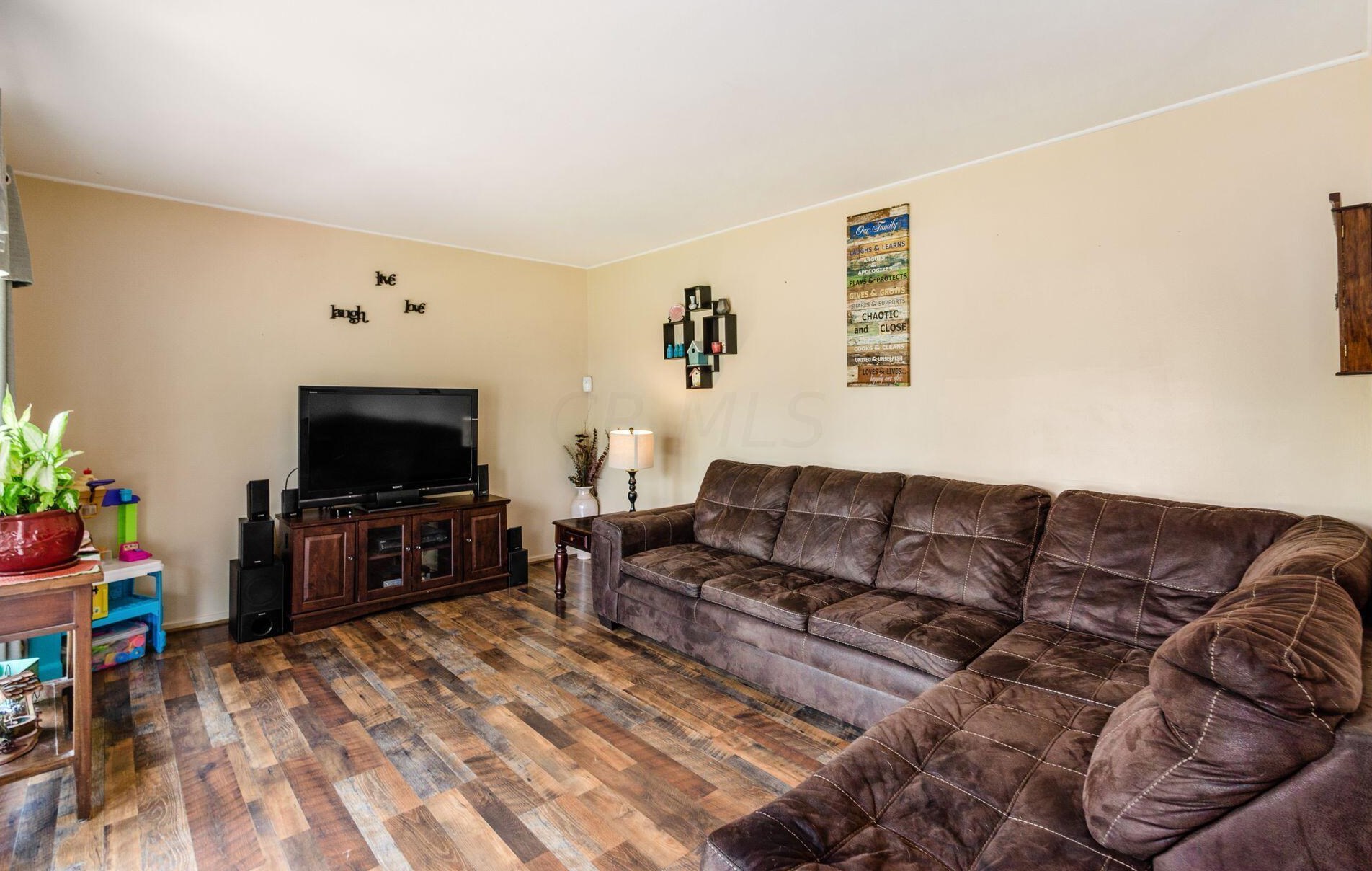 1105 Billie Dr, Columbus OH 43227-1405 exterior