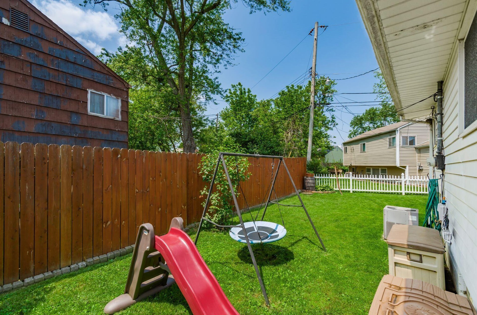 1105 Billie Dr, Columbus OH 43227-1405 exterior