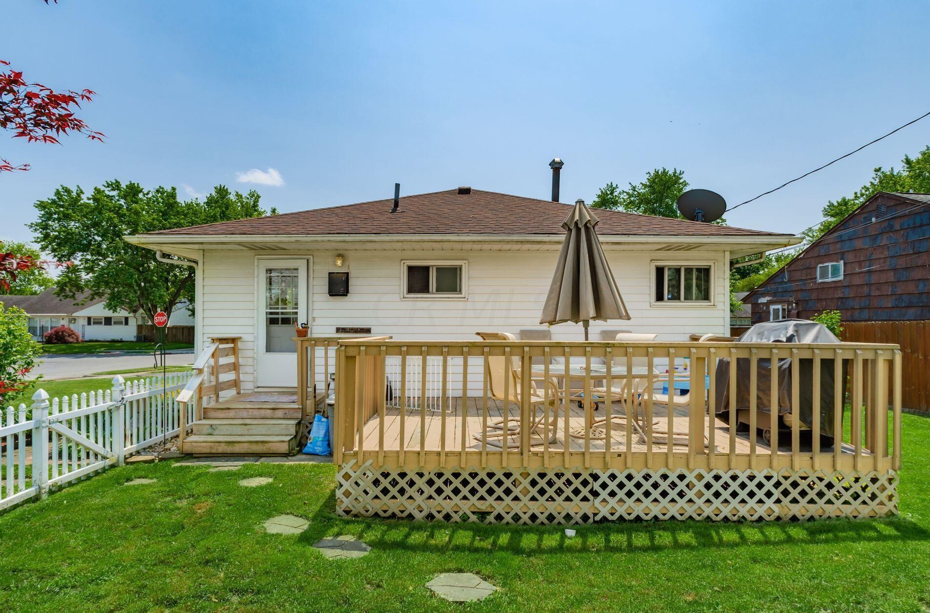 1105 Billie Dr, Columbus OH 43227-1405 exterior