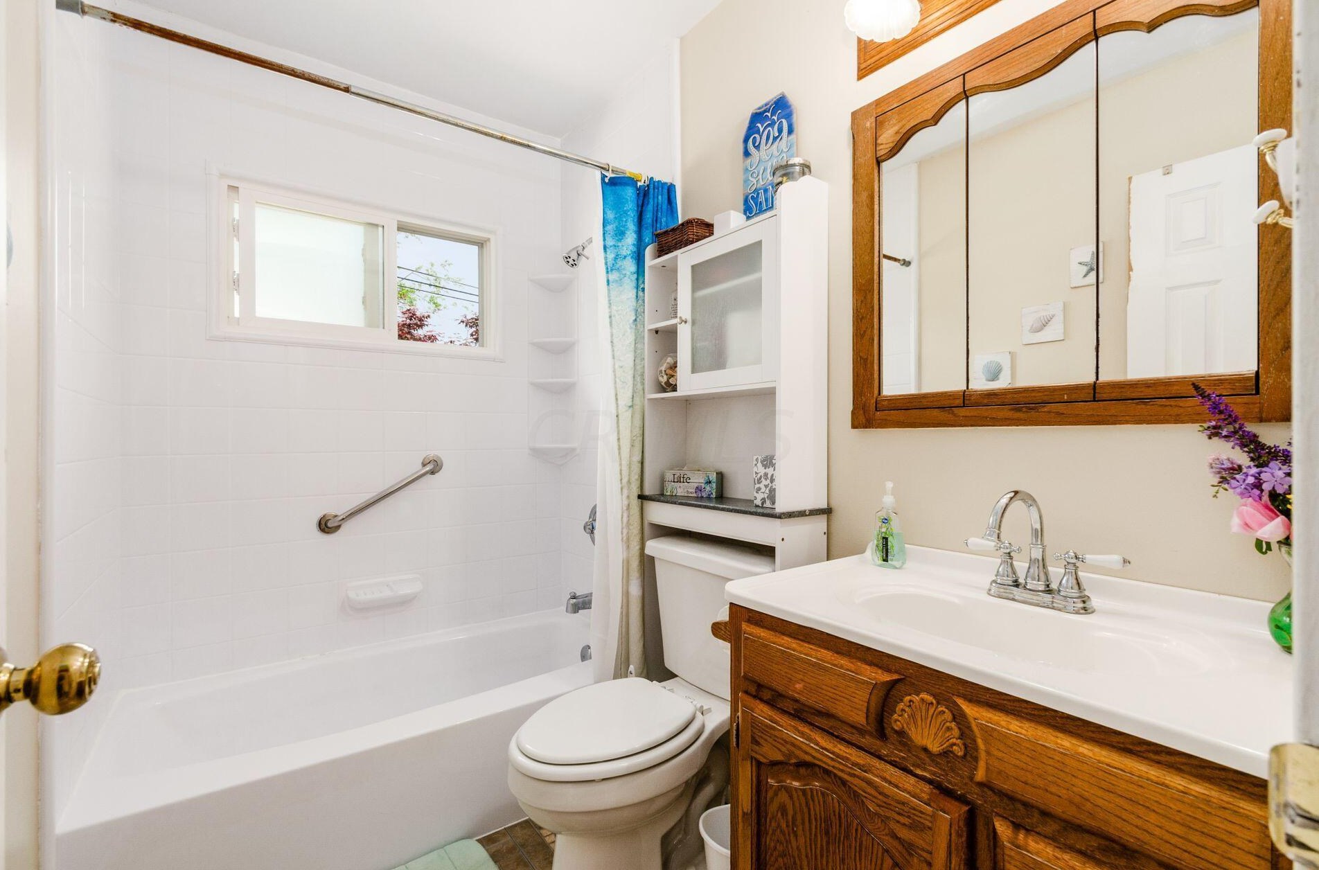 1105 Billie Dr, Columbus OH 43227-1405 exterior