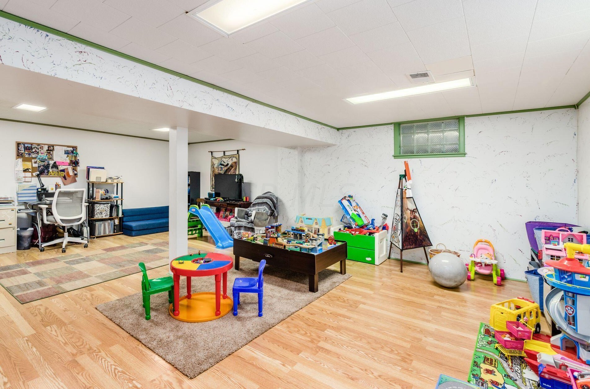 1105 Billie Dr, Columbus OH 43227-1405 exterior