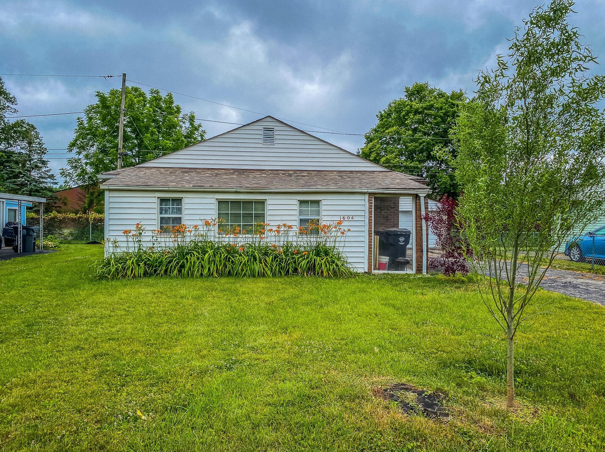1604 Eastfield Dr, Columbus, OH 43223-3714