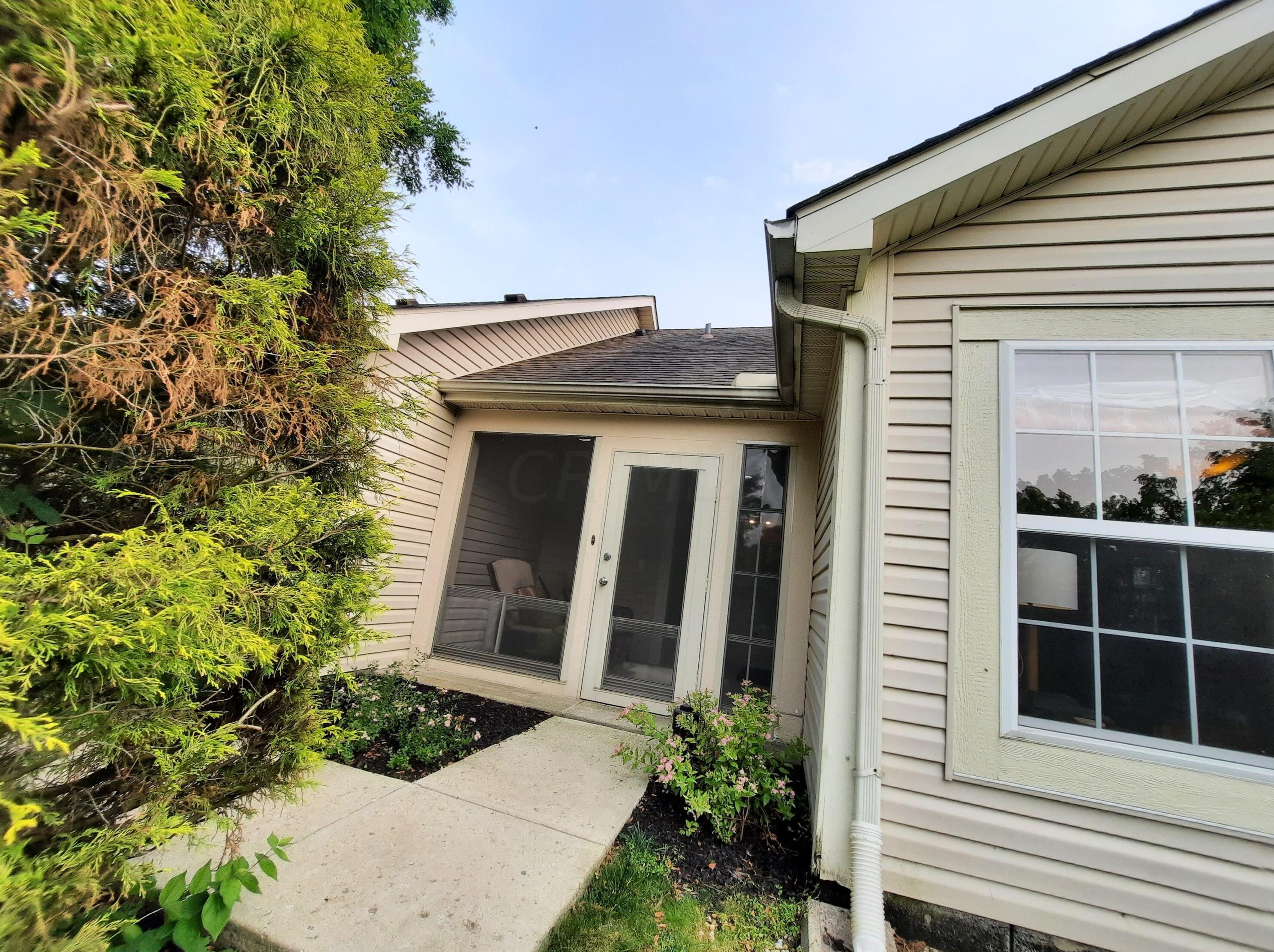 497 Market St, Lithopolis, OH 43136