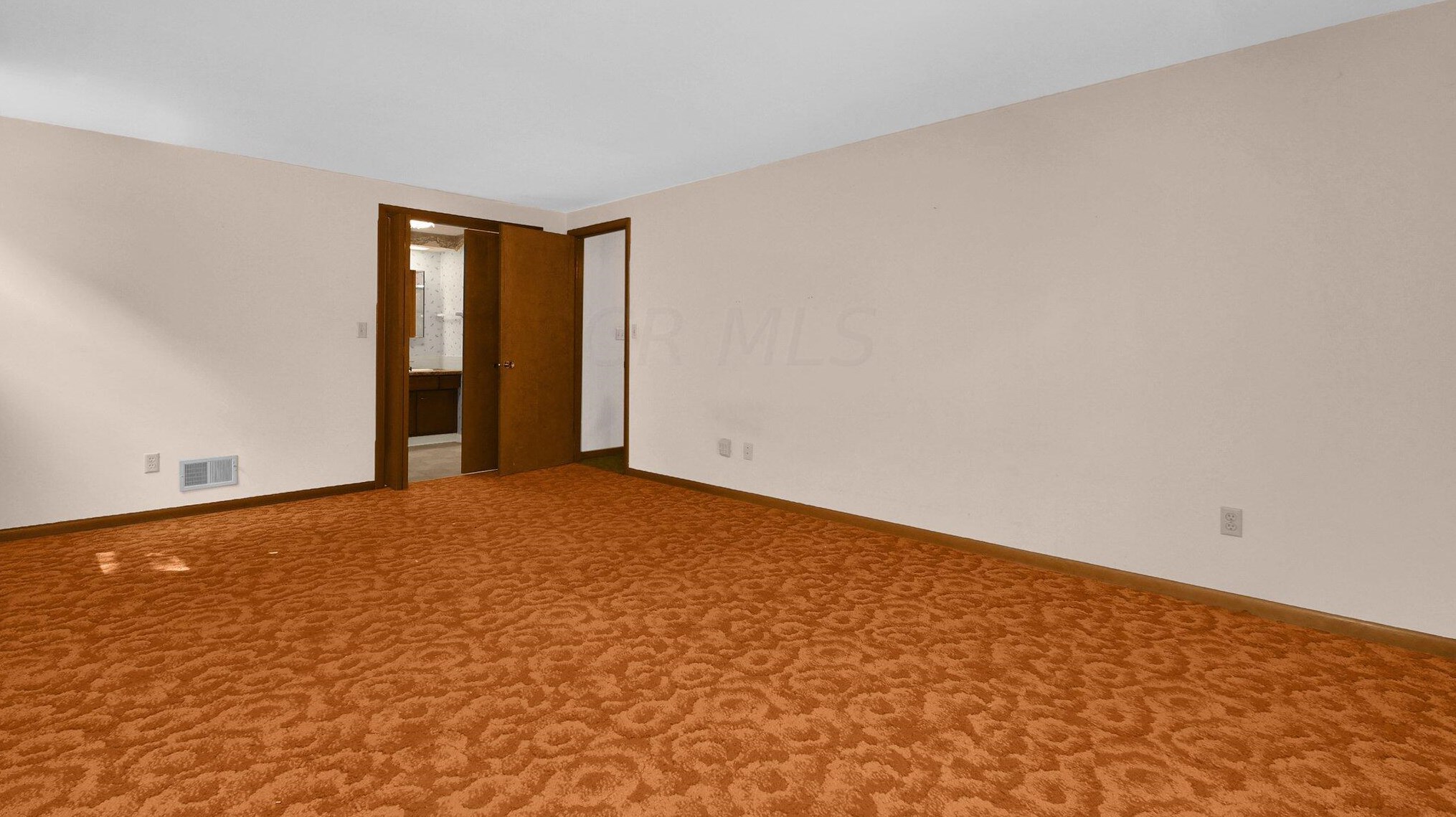 911 Clubview Blvd, Columbus OH 43235-1222 exterior