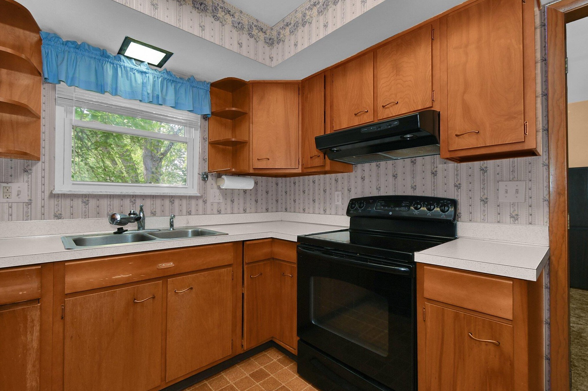 911 Clubview Blvd, Columbus OH 43235-1222 exterior