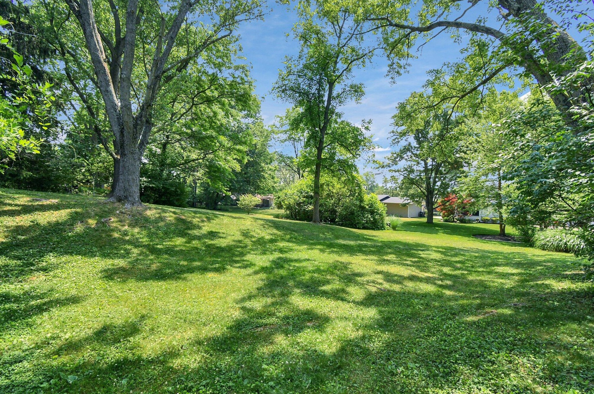 911 Clubview Blvd, Columbus OH 43235-1222 exterior