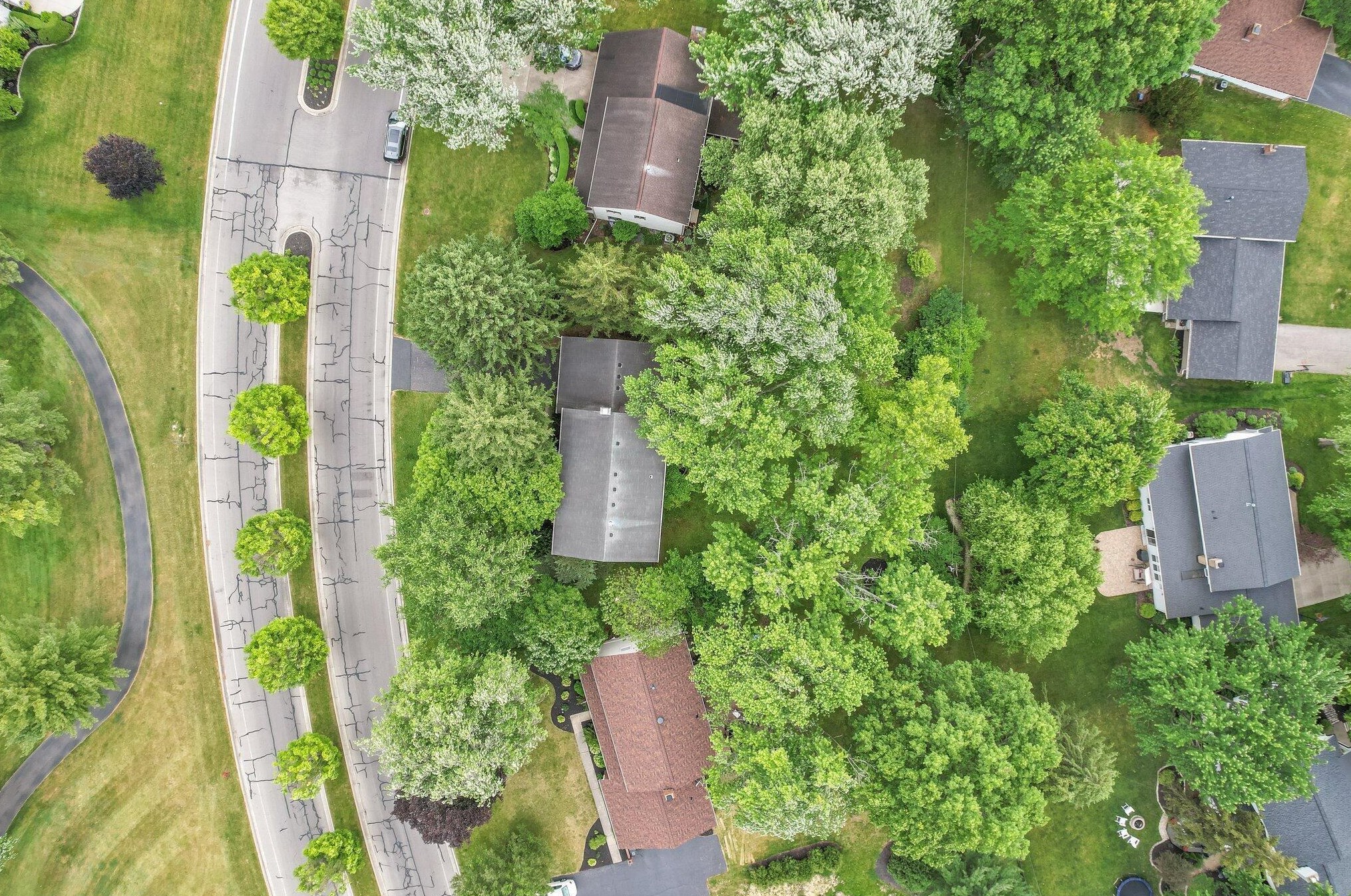 911 Clubview Blvd, Columbus OH 43235-1222 exterior