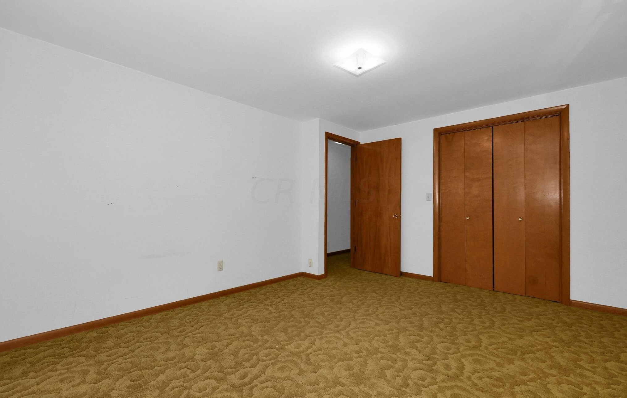 911 Clubview Blvd, Columbus OH 43235-1222 exterior