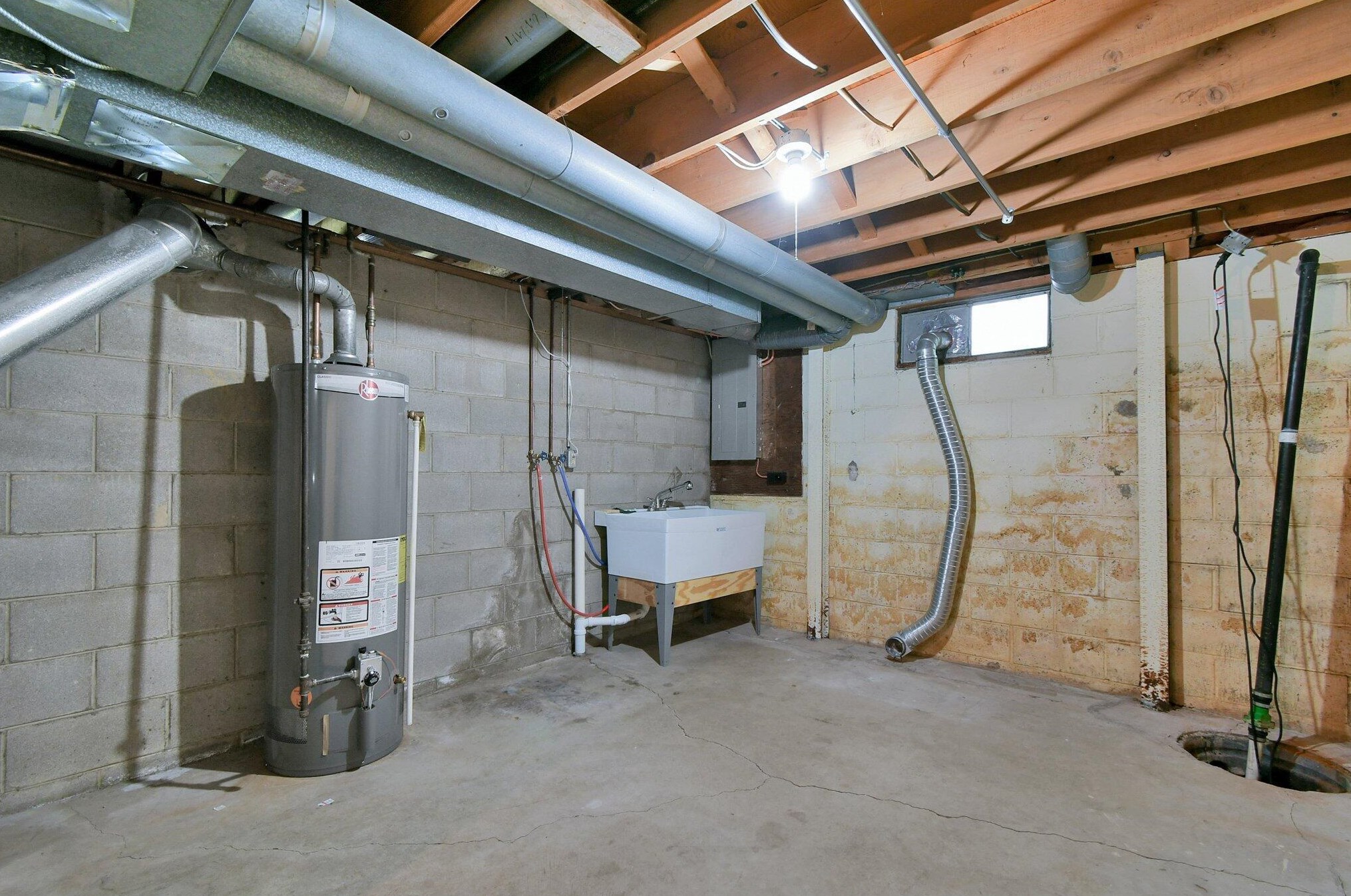 911 Clubview Blvd, Columbus OH 43235-1222 exterior