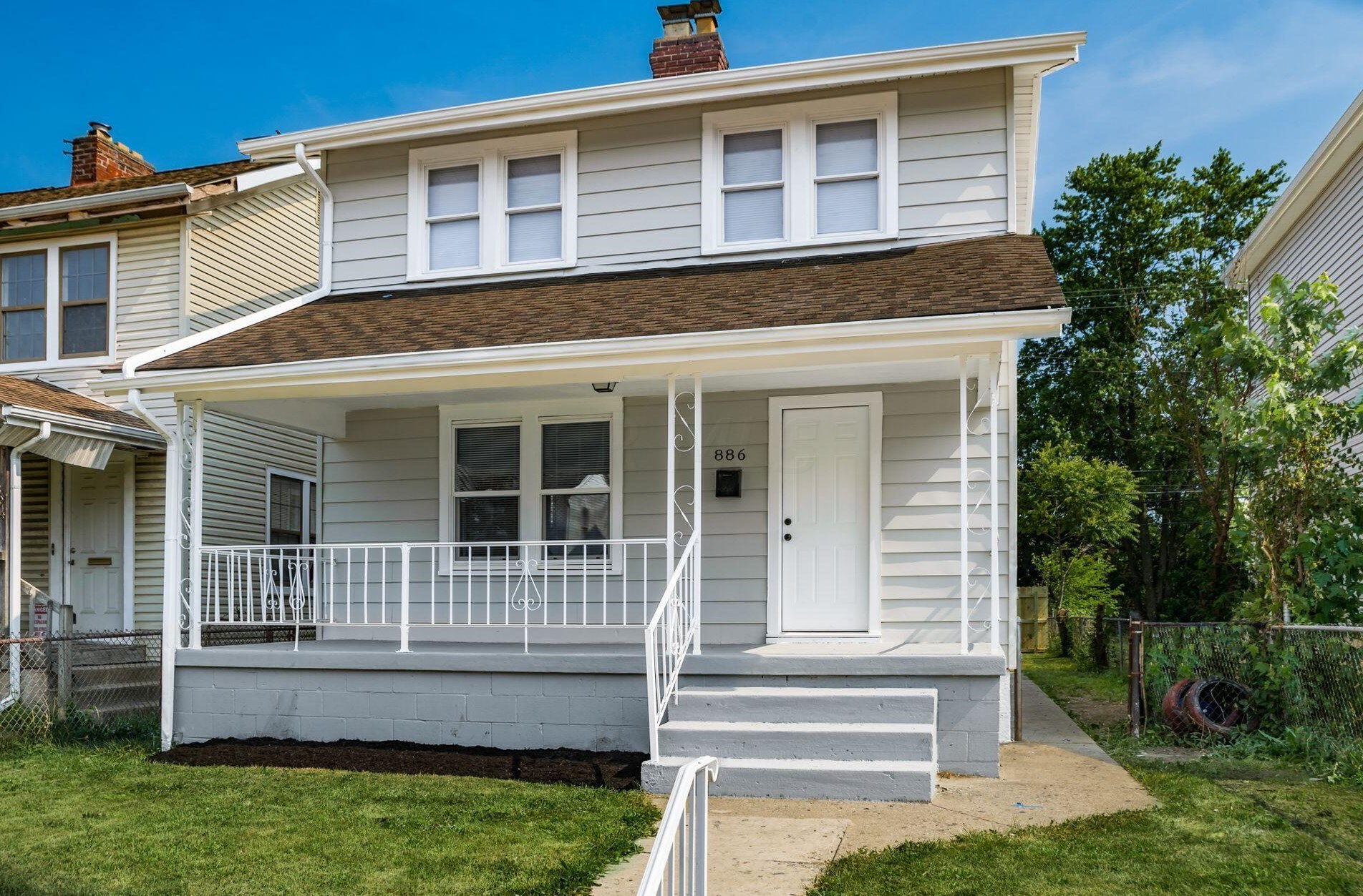 886 Chittenden Ave, Columbus, OH 43211-2738