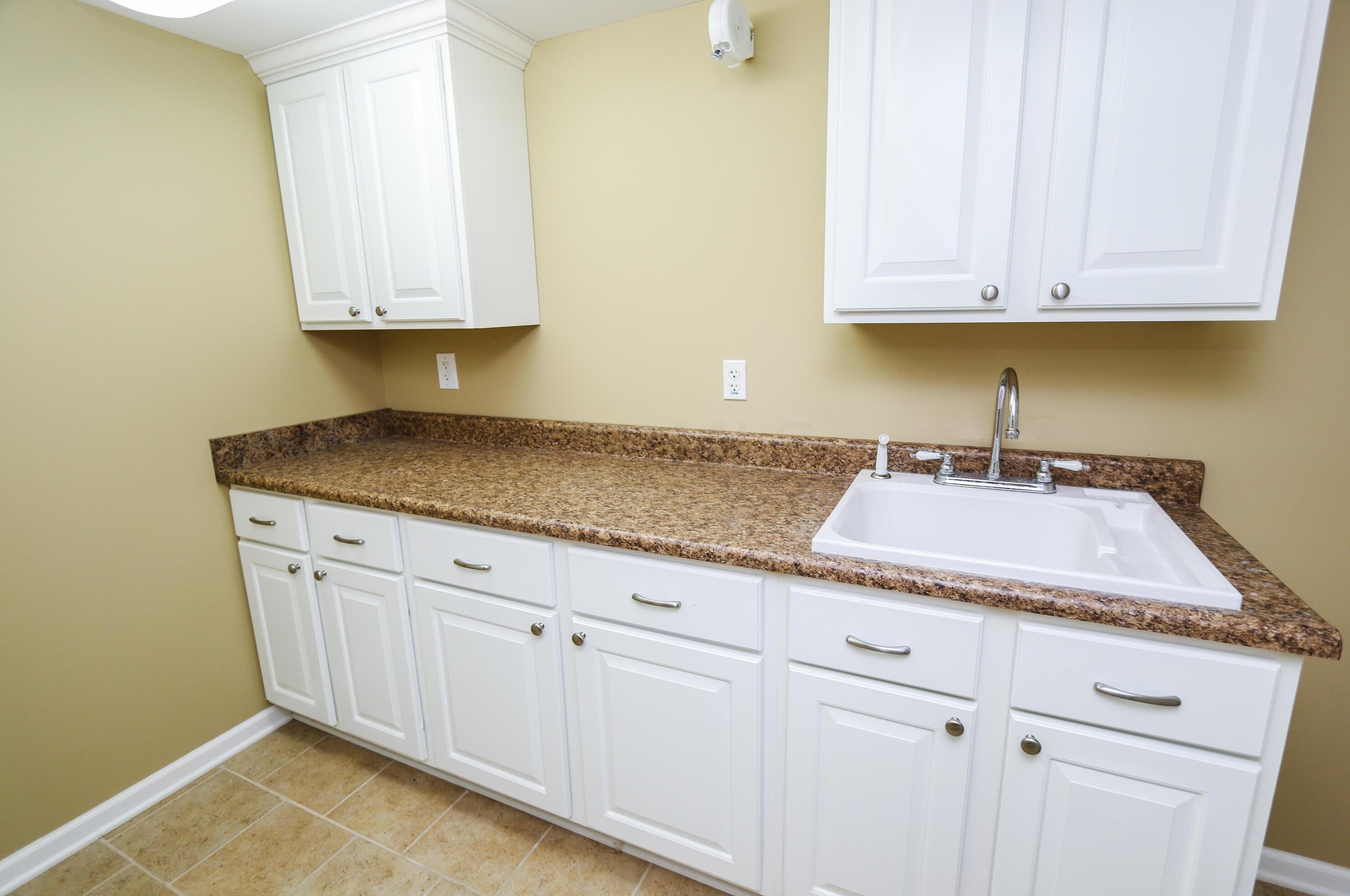 5795 Olentangy Blvd, Columbus OH 43085-3824 exterior