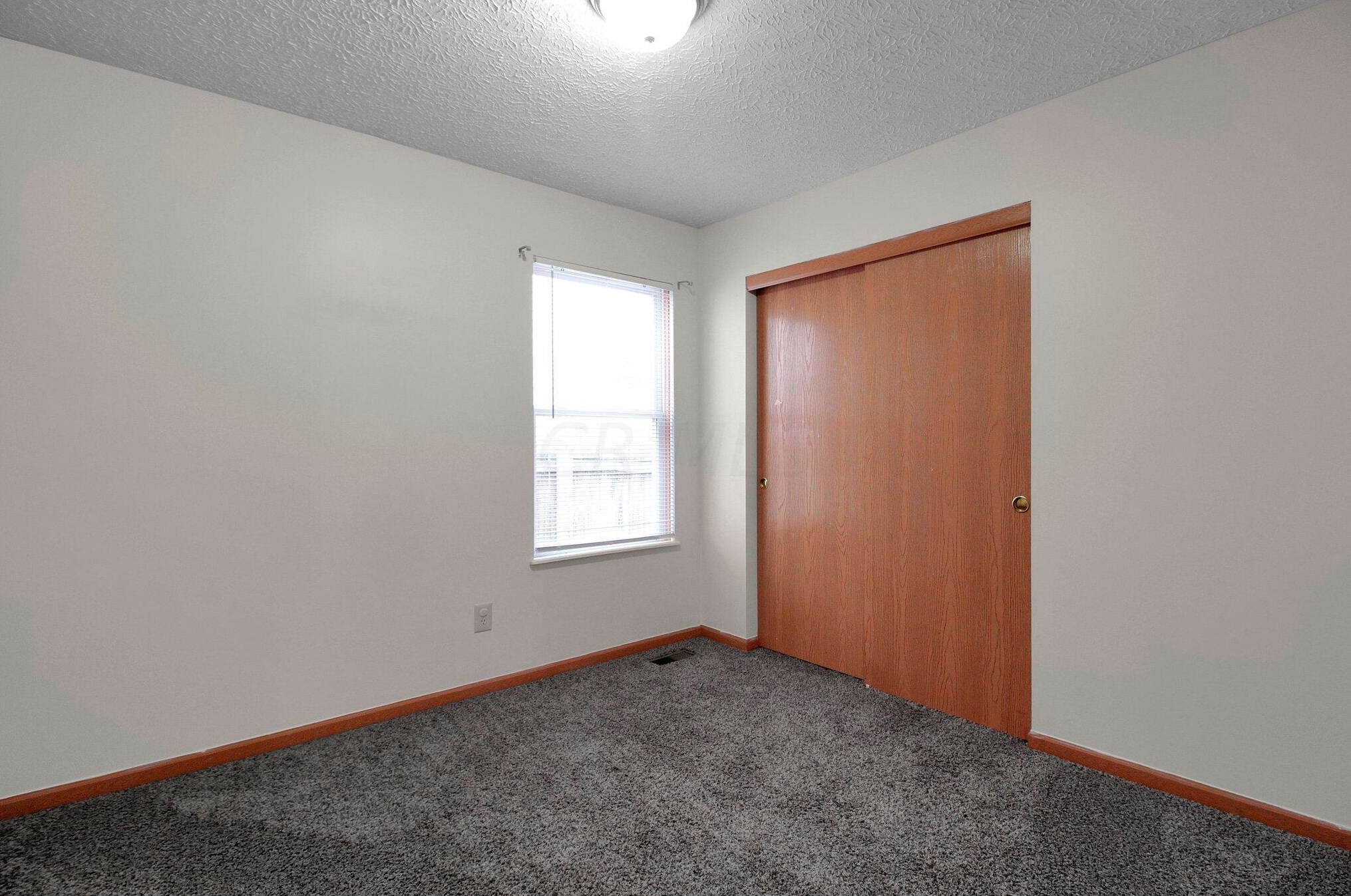 4830 Victory Ct, Columbus OH 43231-8831 exterior