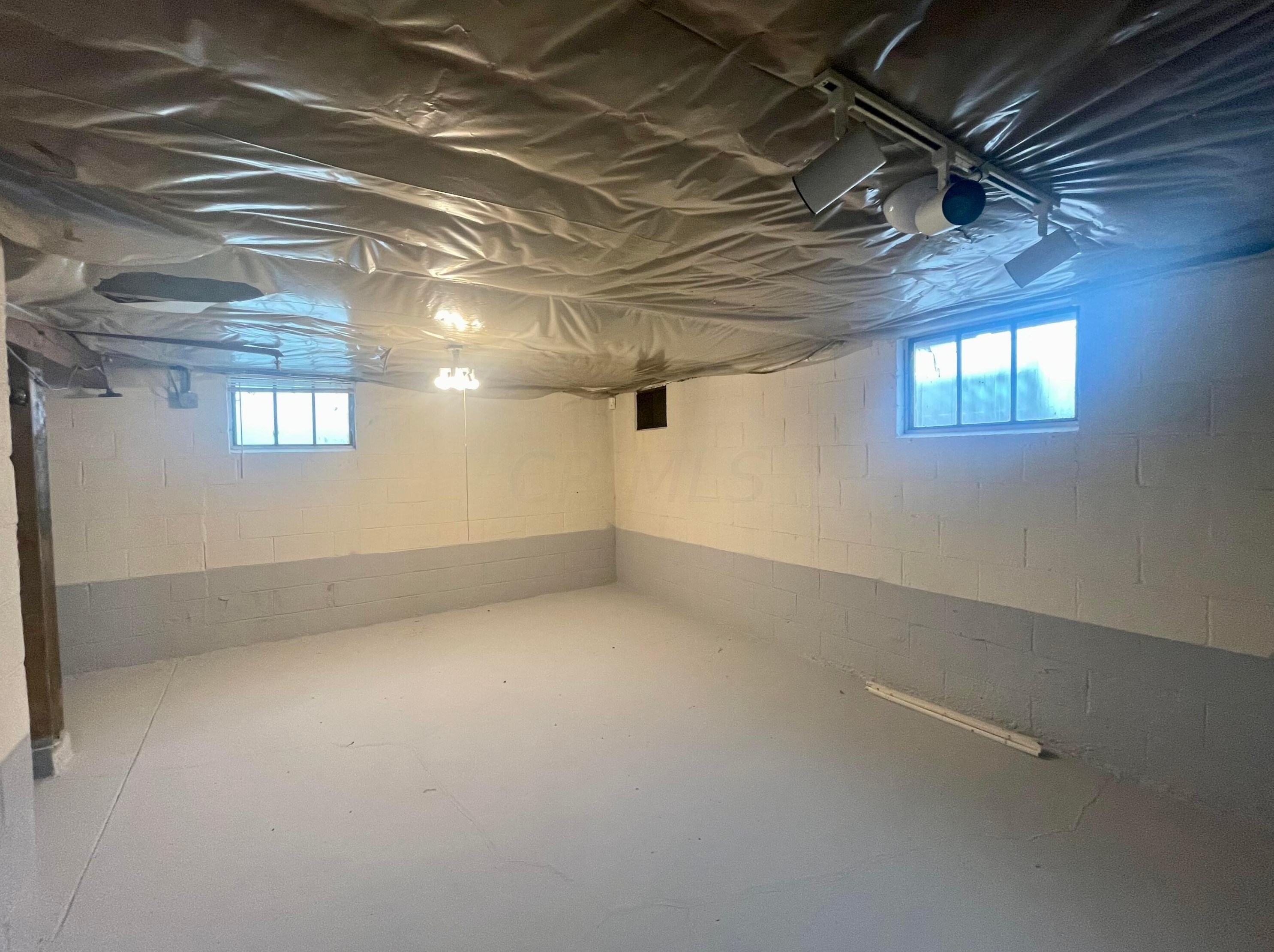 261 Pasadena Ave, Columbus OH 43228-1148 exterior