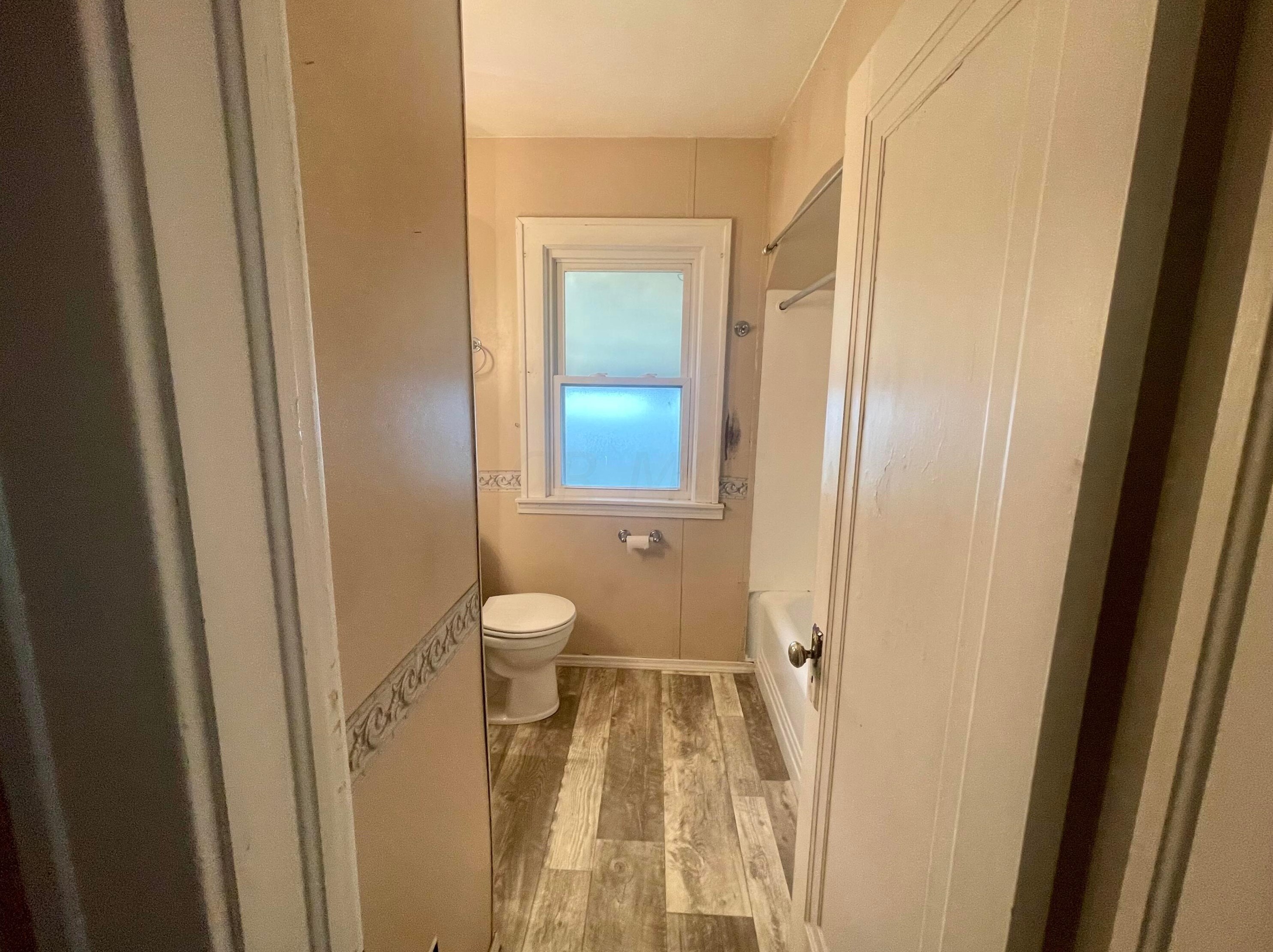 261 Pasadena Ave, Columbus OH 43228-1148 exterior