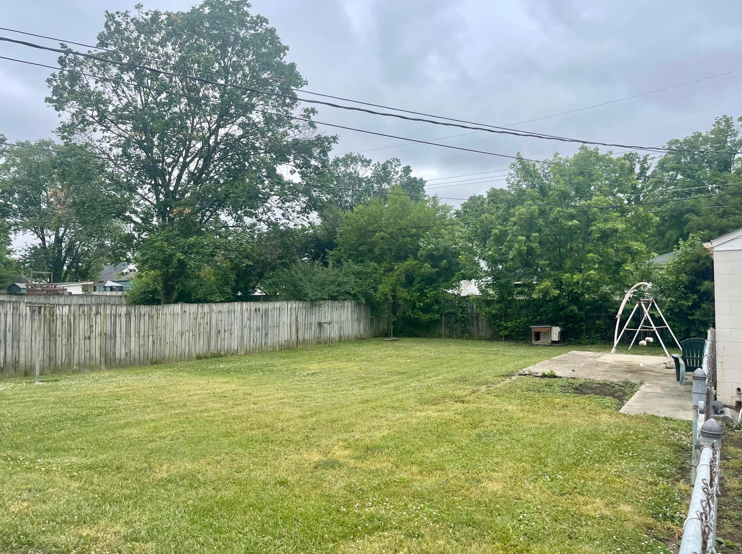 261 Pasadena Ave, Columbus OH 43228-1148 exterior