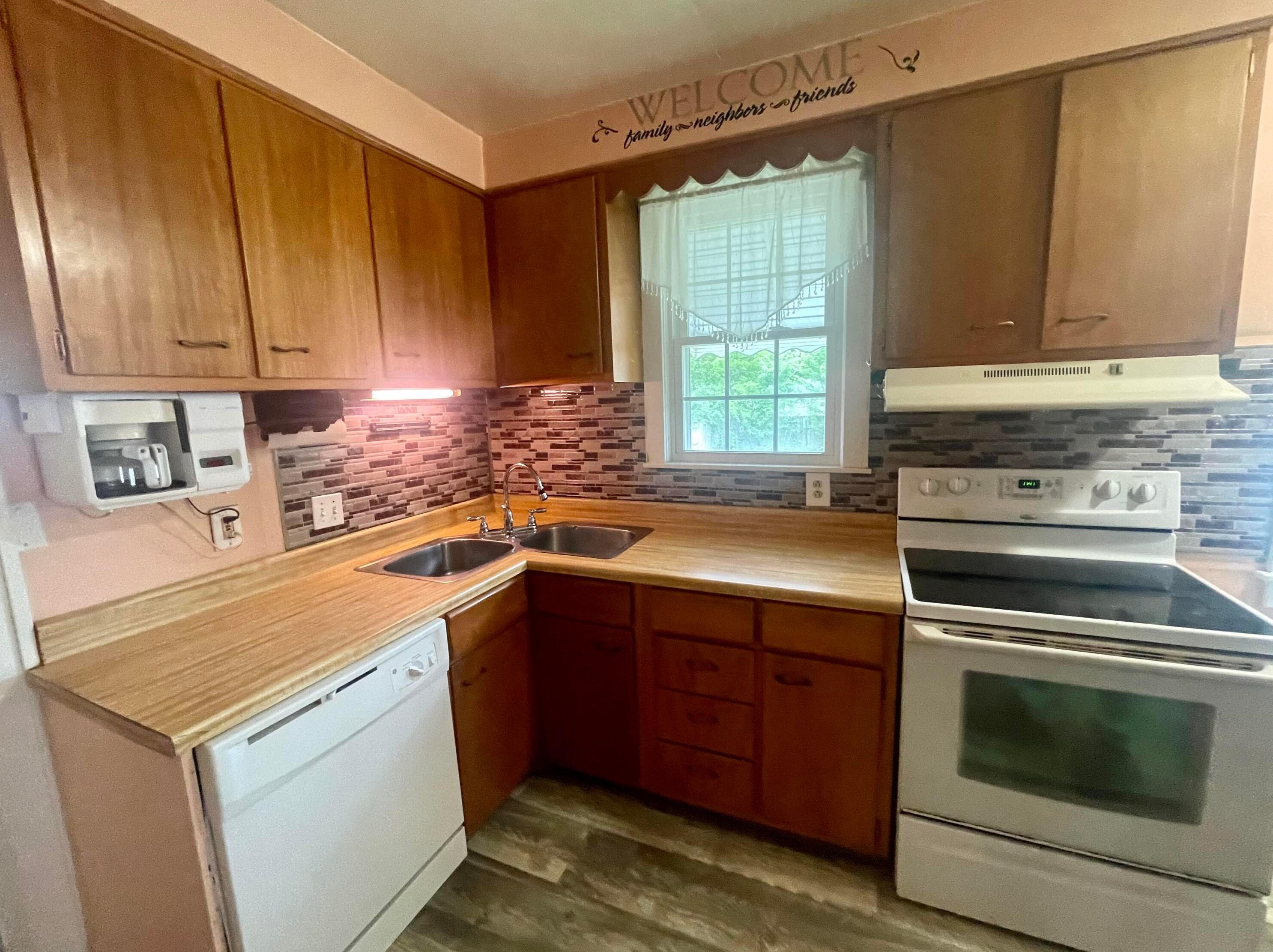 261 Pasadena Ave, Columbus OH 43228-1148 exterior