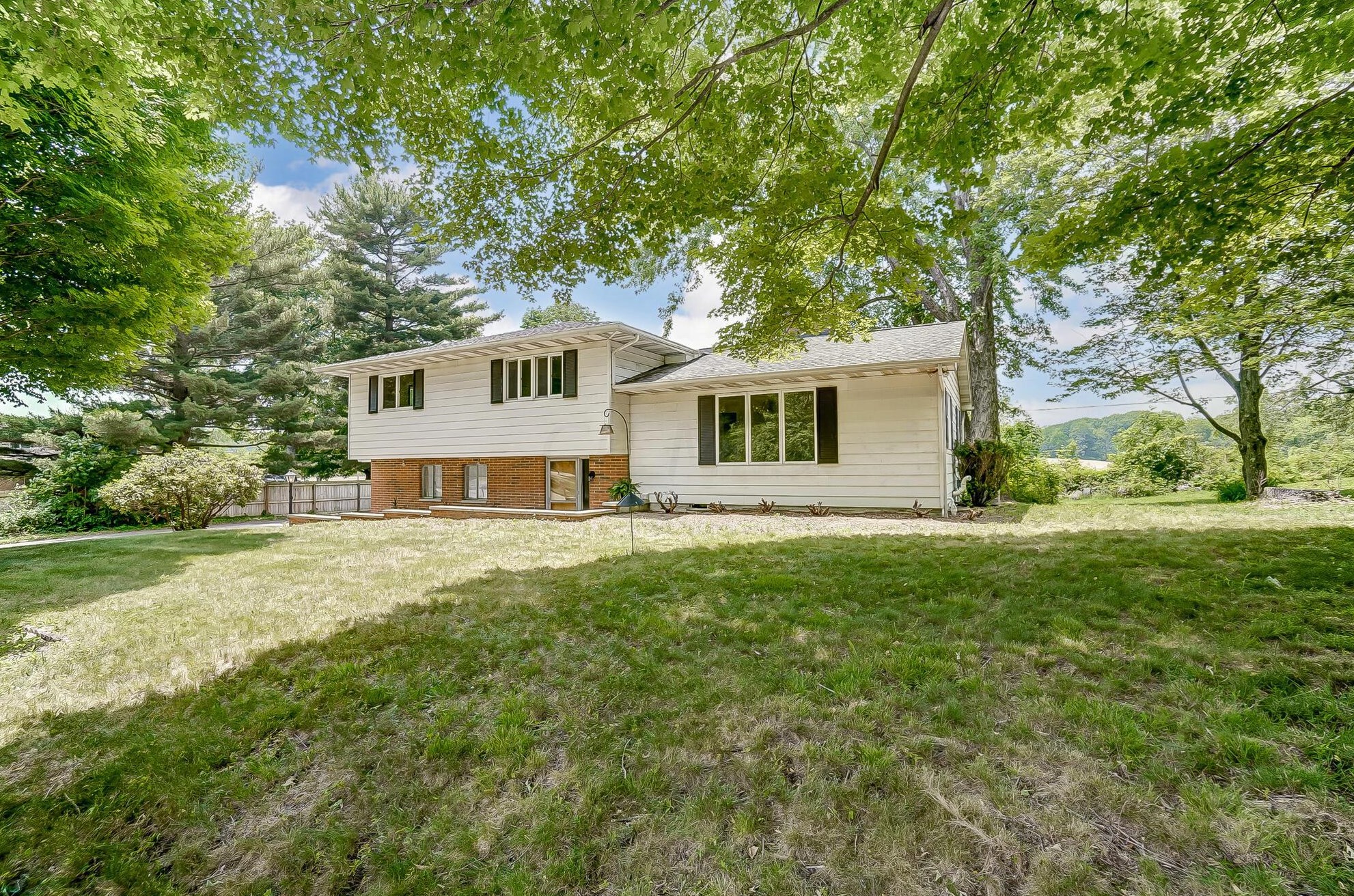 80 Pine Village Dr, Granville, OH 43023