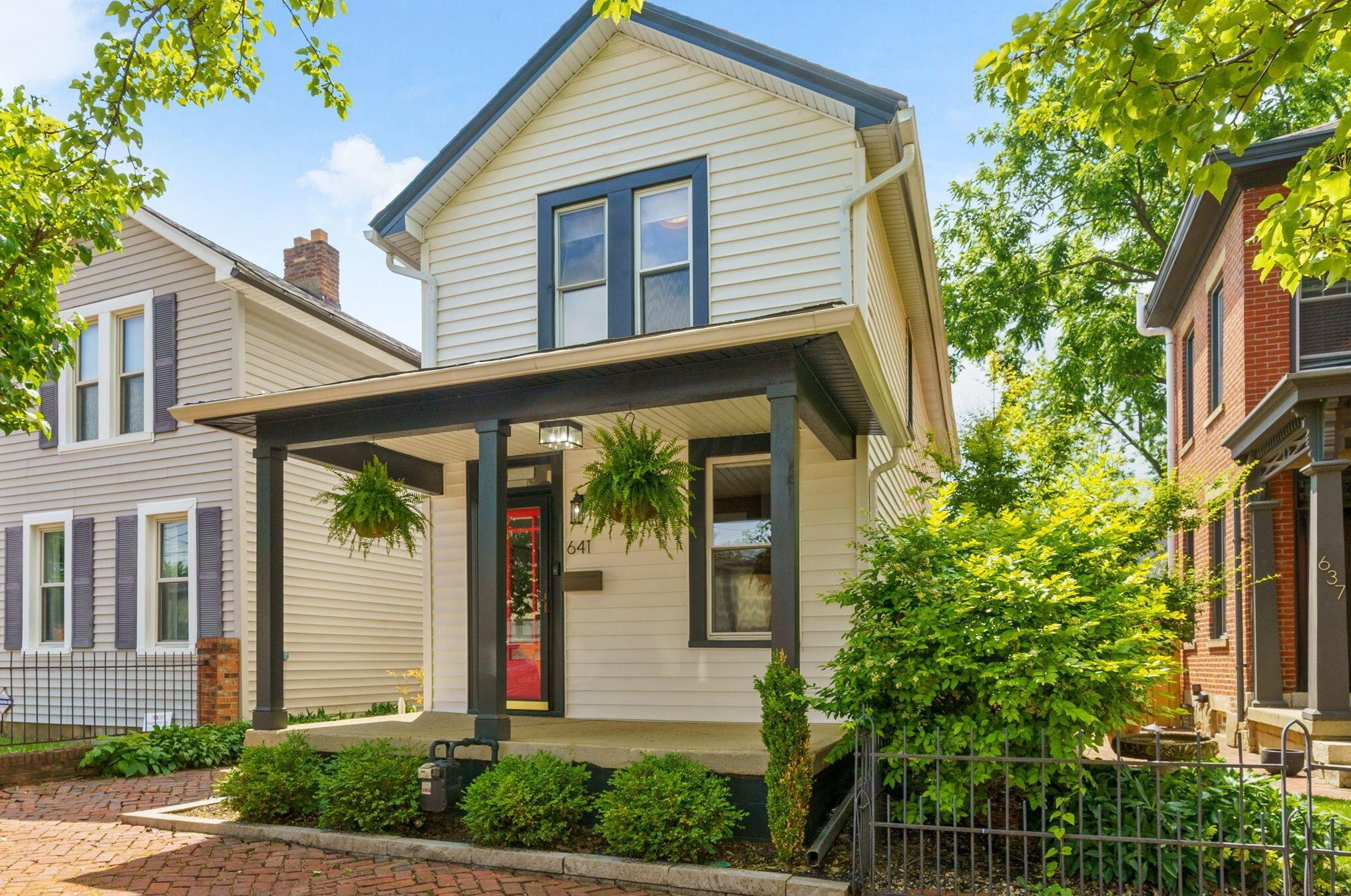 641 Briggs St, Columbus, OH 43206-1332