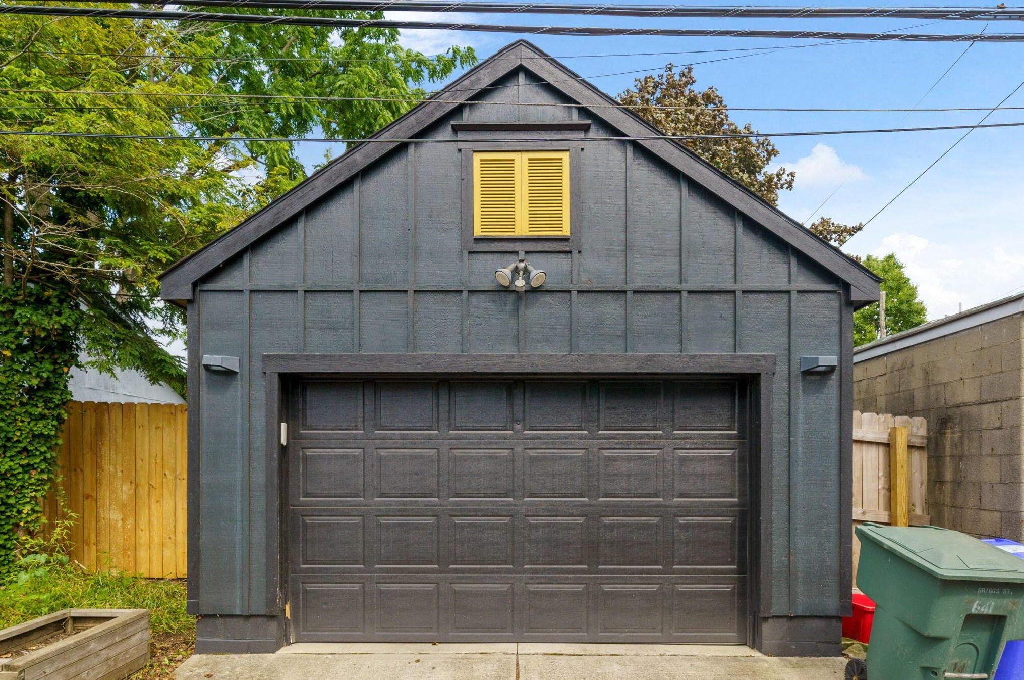 641 Briggs St, Columbus OH 43206-1333 exterior