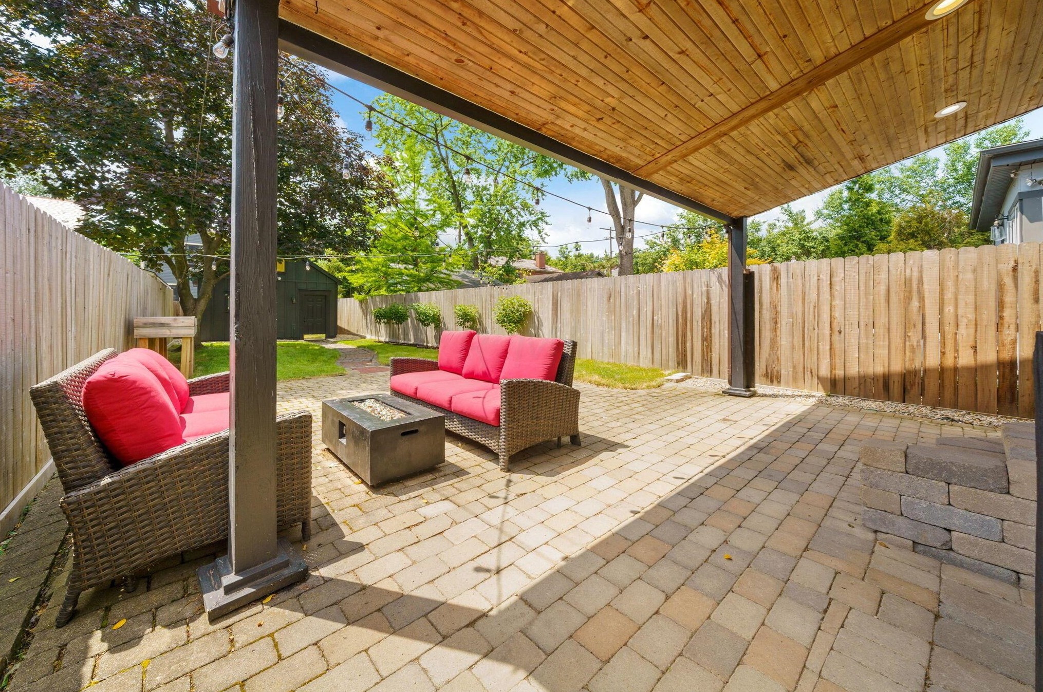 641 Briggs St, Columbus OH 43206-1333 exterior