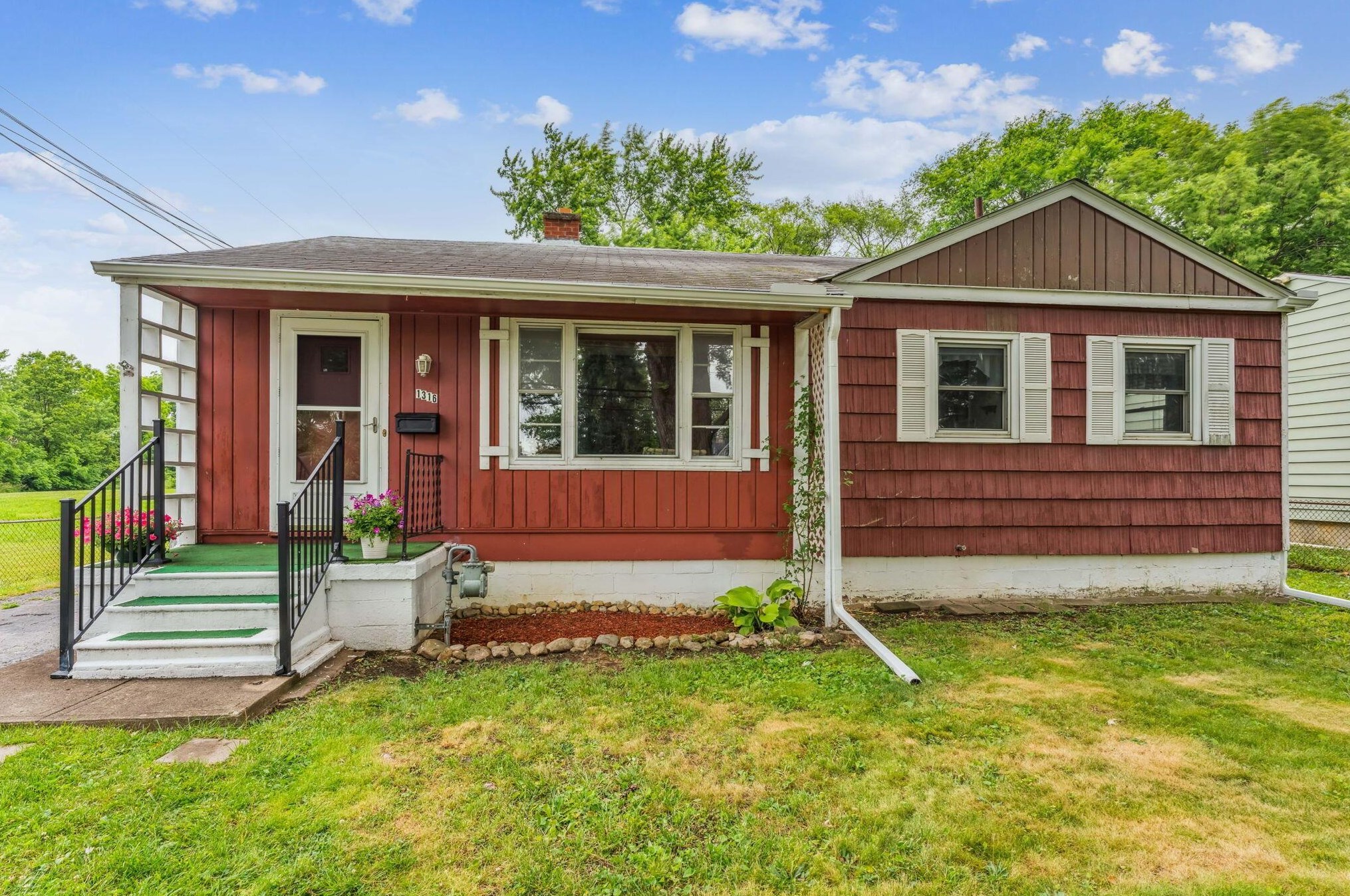 1316 Moler Rd, Columbus, OH 43207-1539