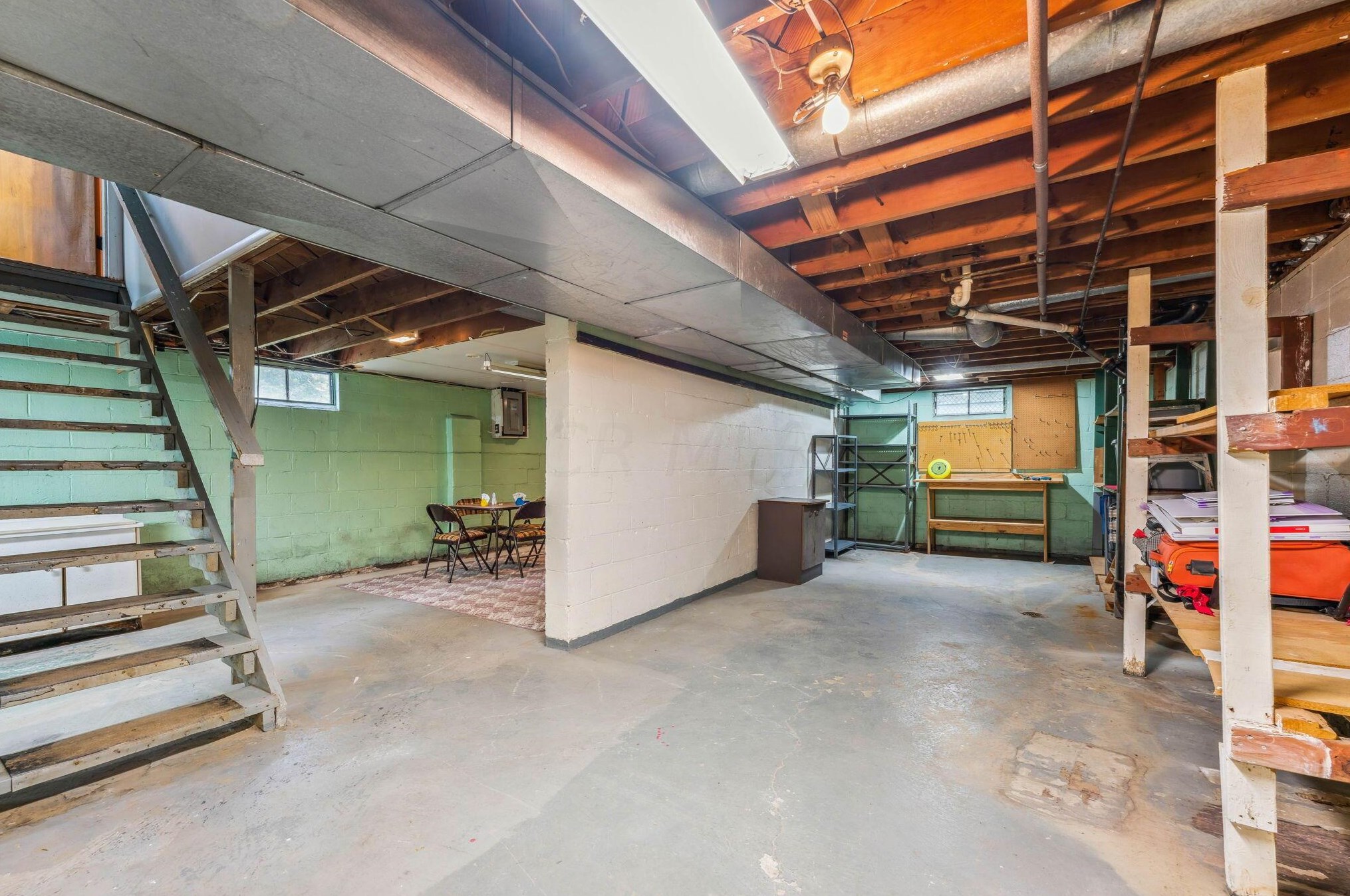 1316 Moler Rd, Columbus OH 43207-1602 exterior