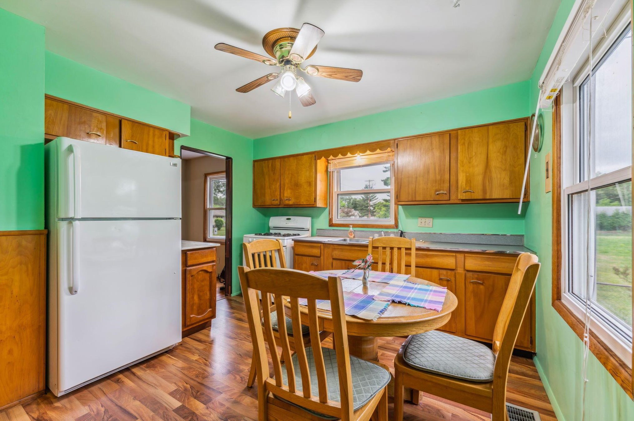 1316 Moler Rd, Columbus OH 43207-1602 exterior