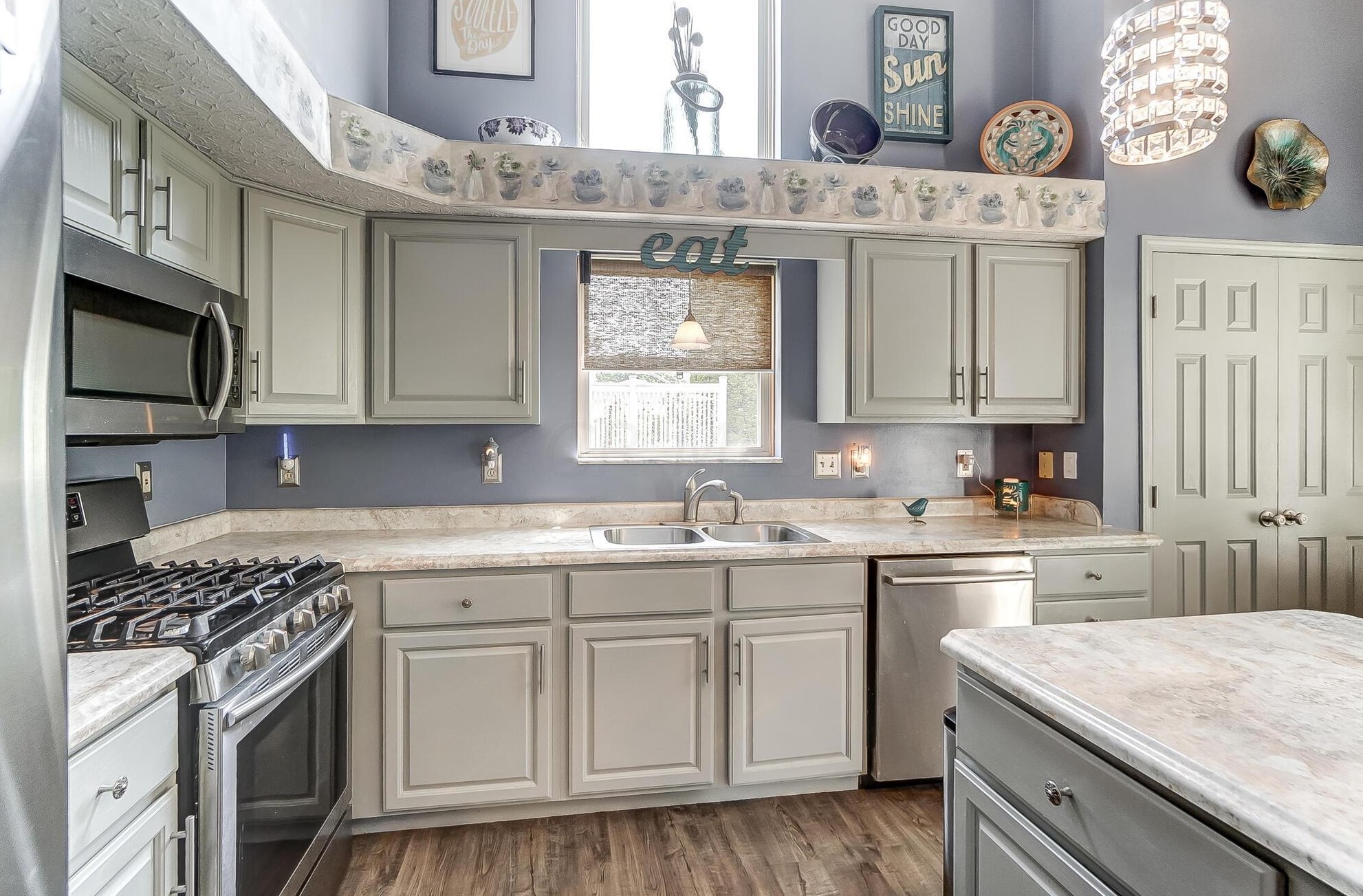 410 Woodside Mdw Pl, Columbus OH 43230-7031 exterior