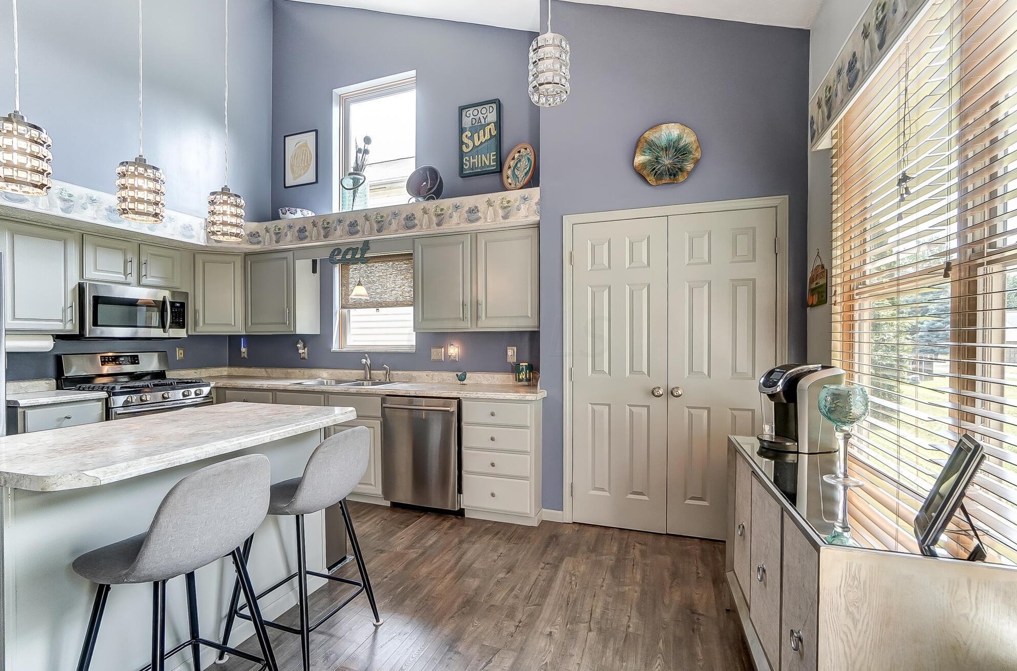 410 Woodside Mdw Pl, Columbus OH 43230-7031 exterior