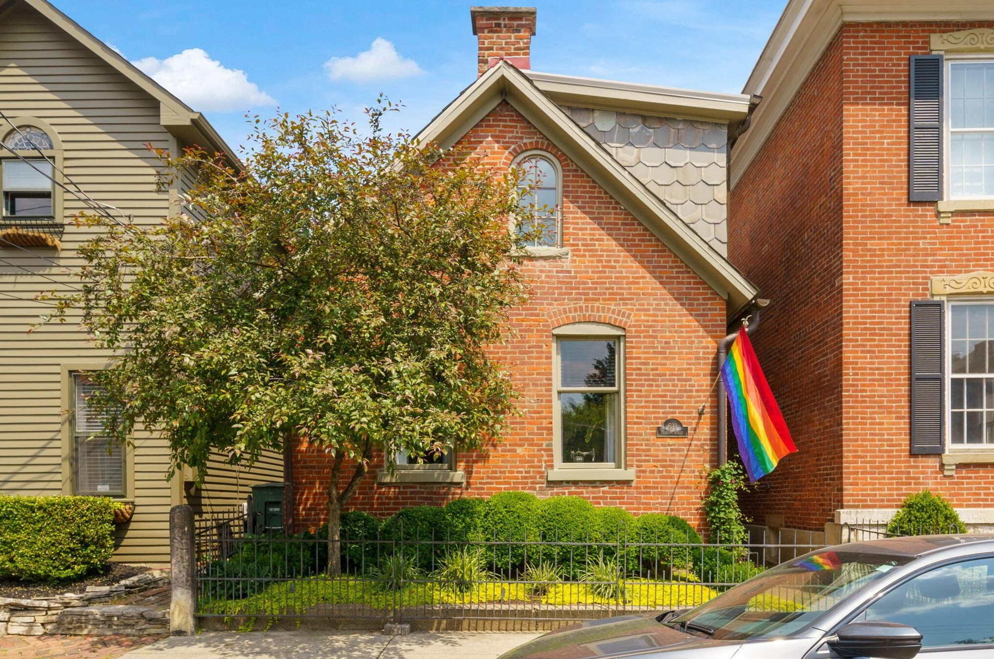 622 Mohawk St, Columbus, OH 43206-1153