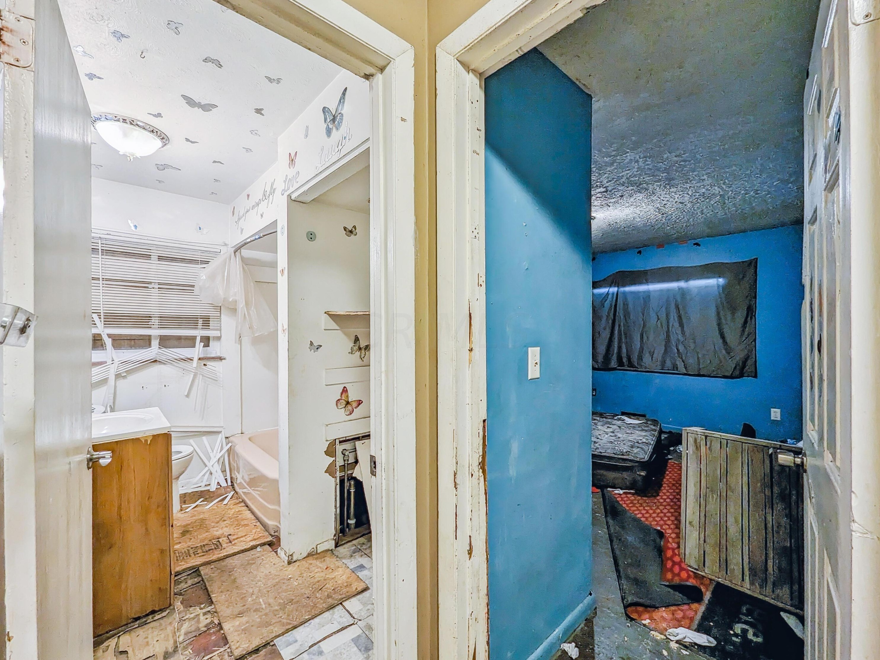 2008 Floral Ave, Columbus OH  43223-1106 exterior