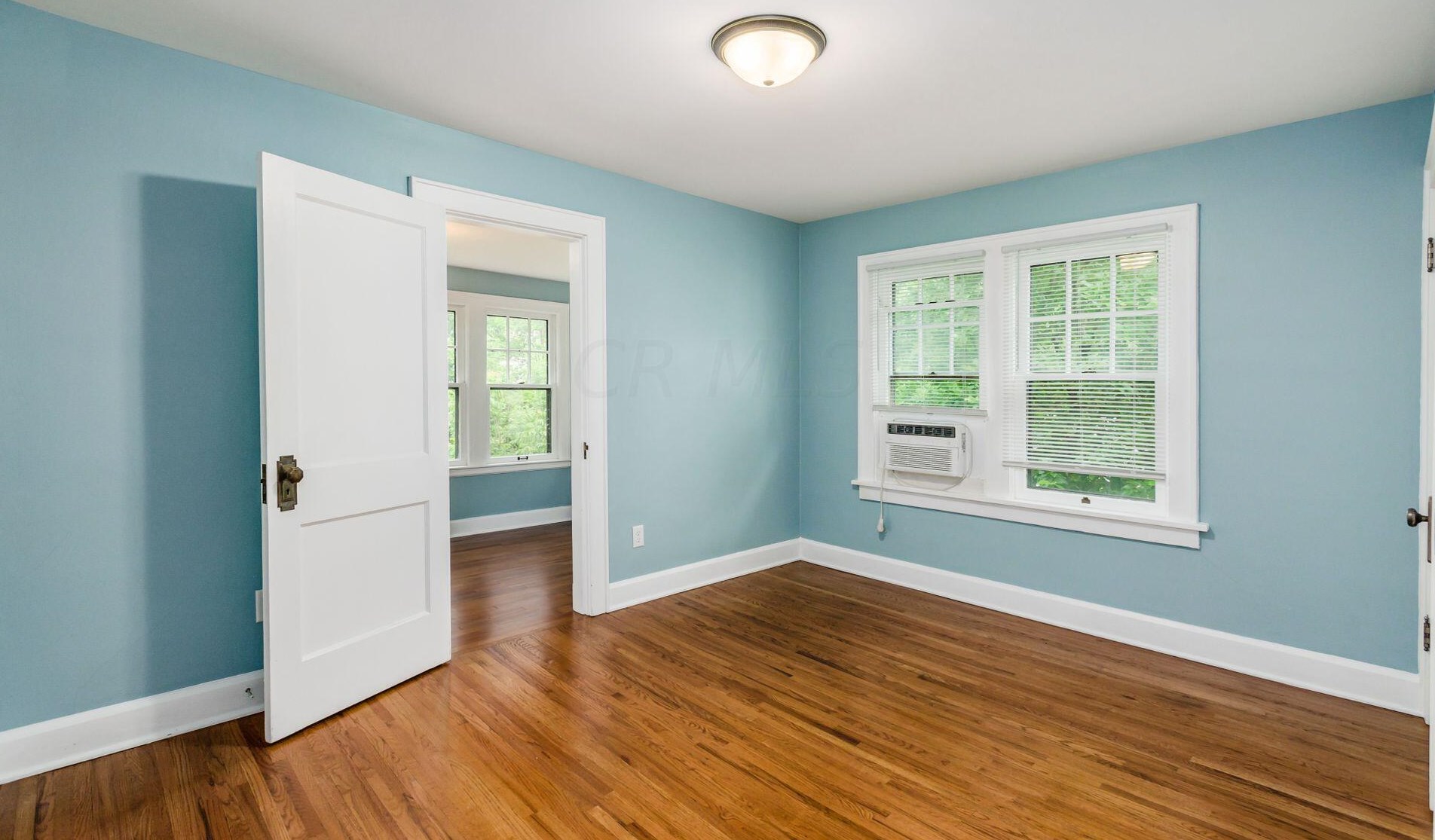 154 Clinton Hts Ave, Columbus OH 43202-1245 exterior