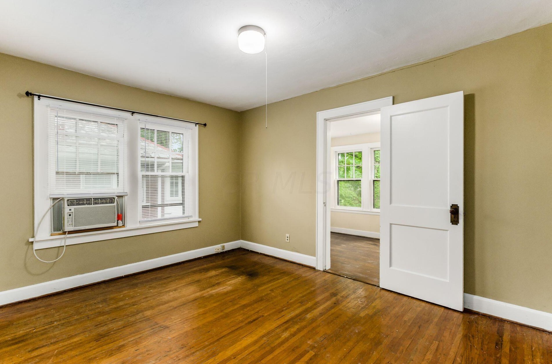 154 Clinton Hts Ave, Columbus OH 43202-1245 exterior