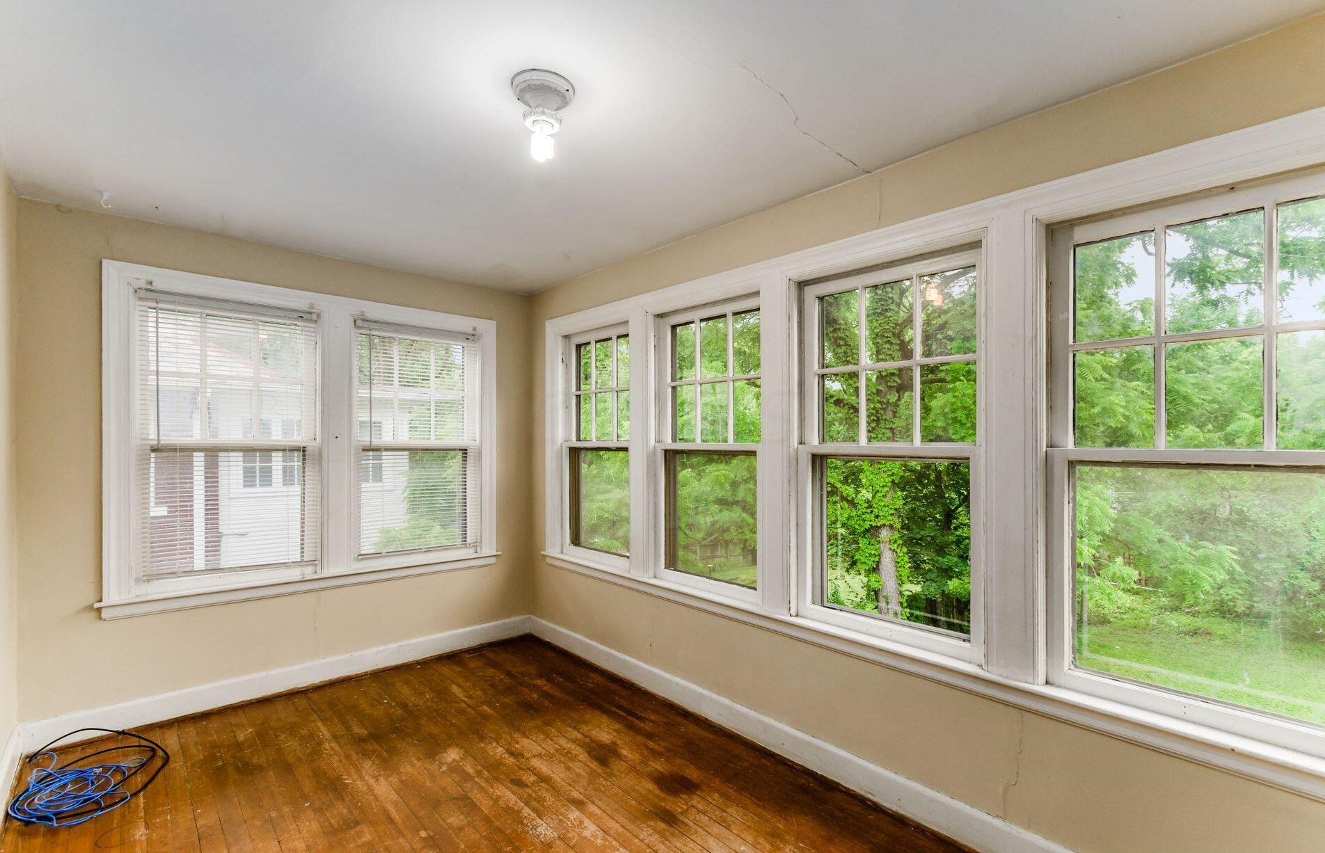 154 Clinton Hts Ave, Columbus OH 43202-1245 exterior