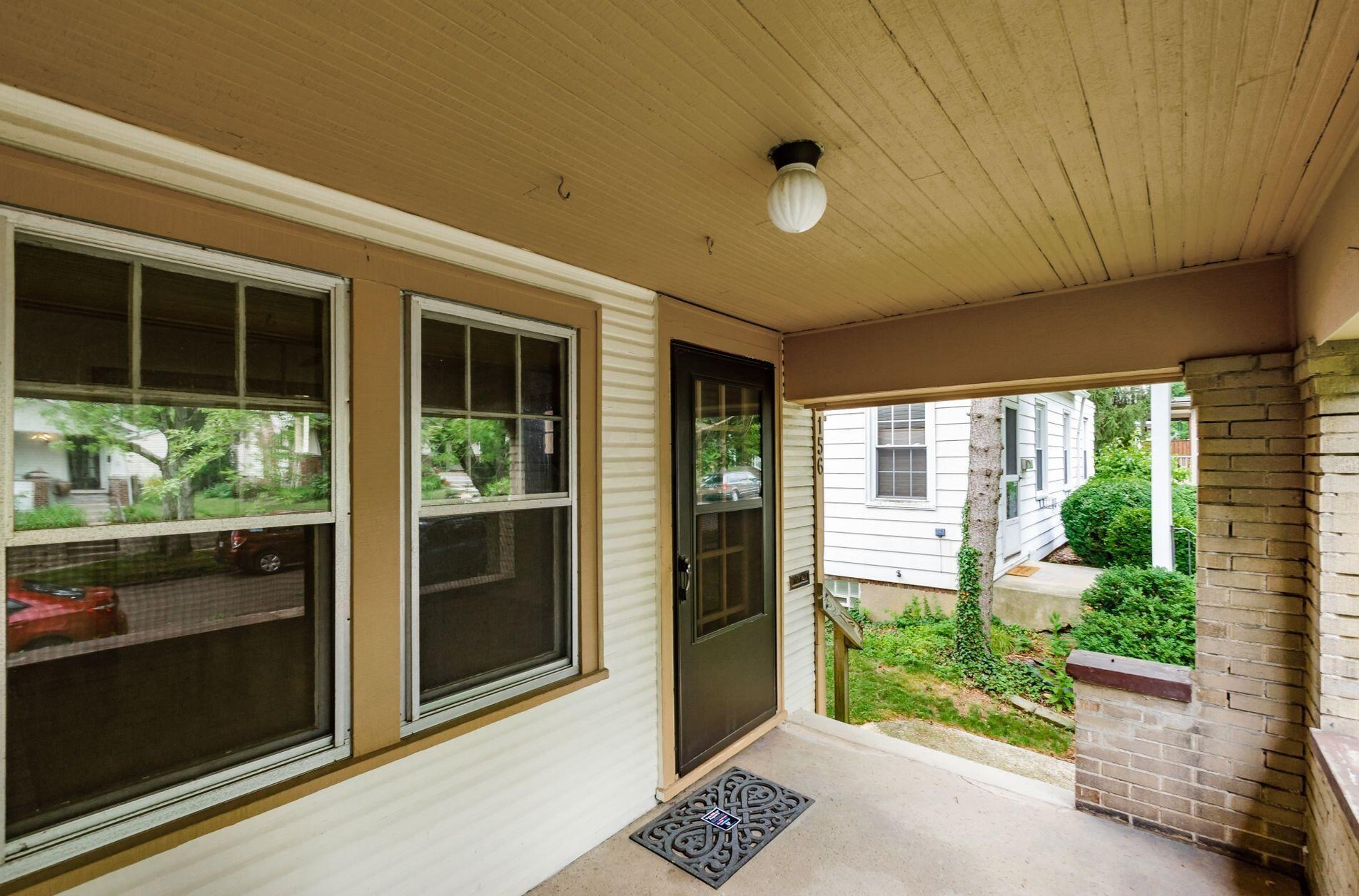 154 Clinton Hts Ave, Columbus OH 43202-1245 exterior