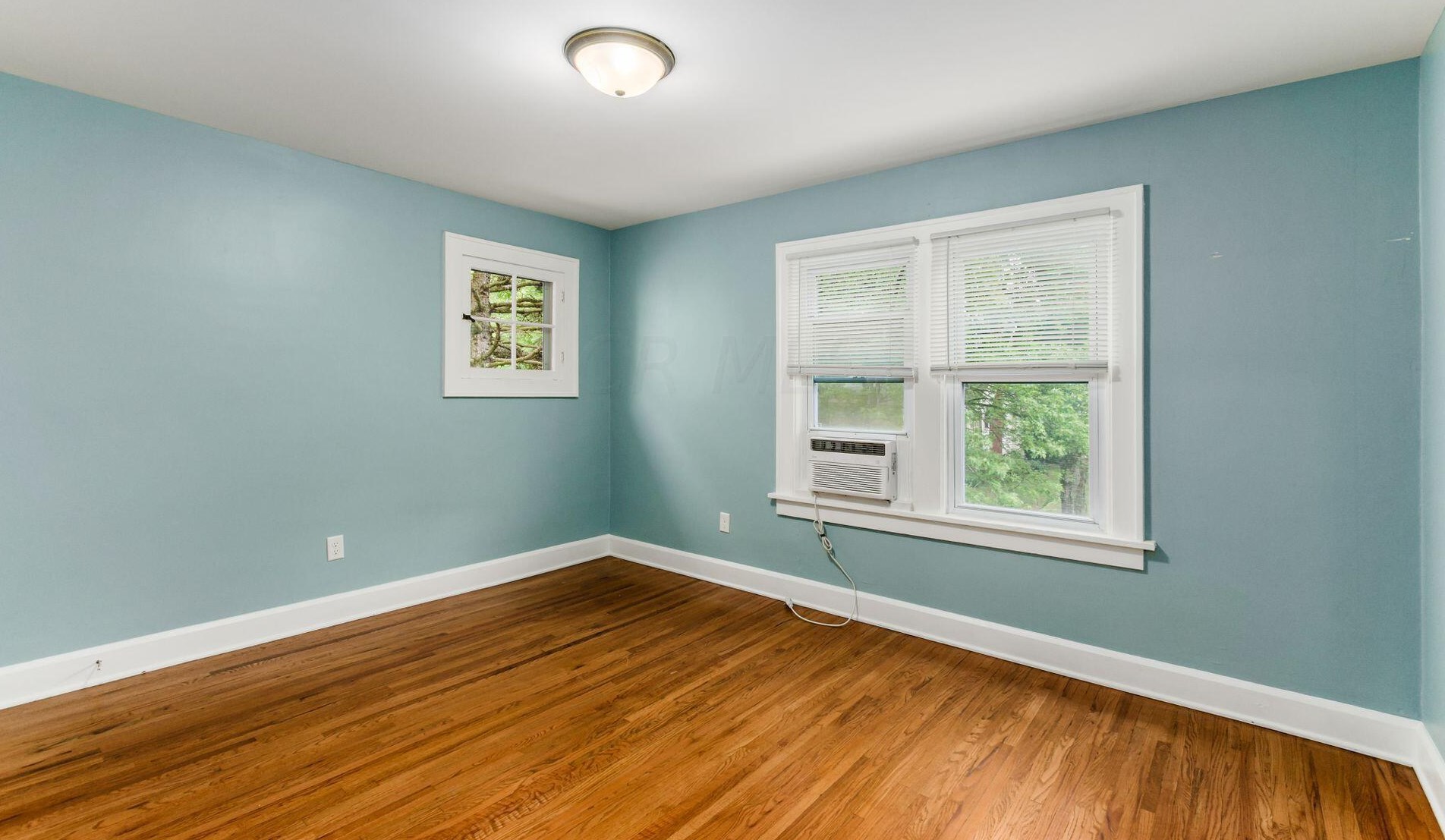 154 Clinton Hts Ave, Columbus OH 43202-1245 exterior