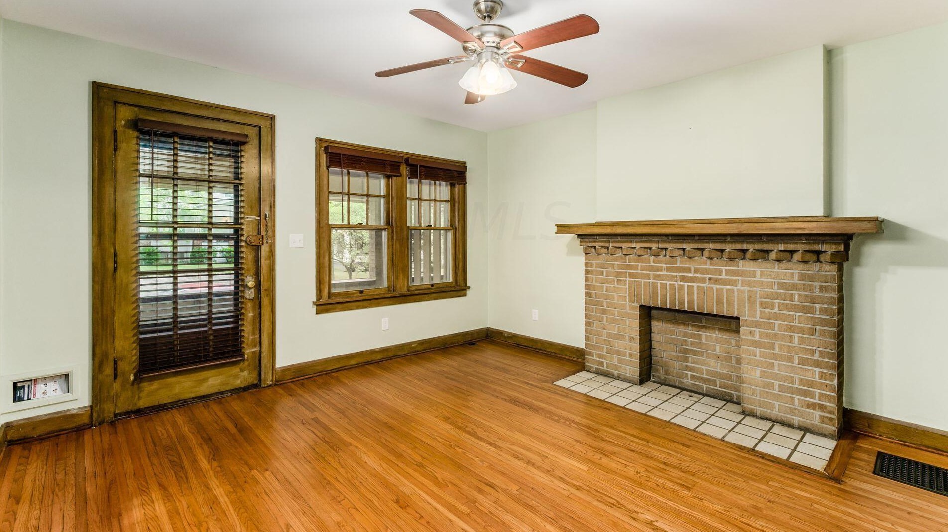 154 Clinton Hts Ave, Columbus OH 43202-1245 exterior