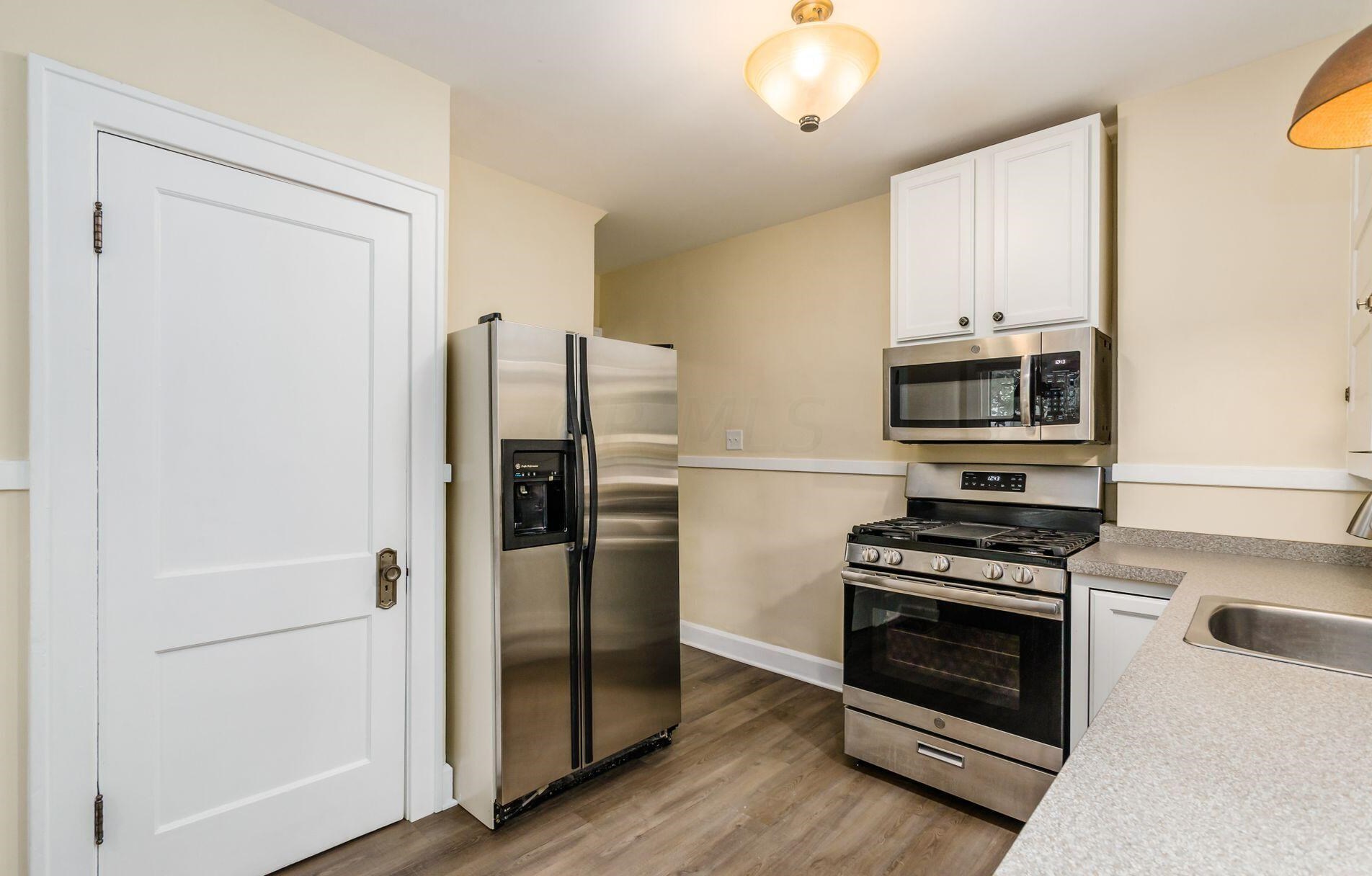 154 Clinton Hts Ave, Columbus OH 43202-1245 exterior