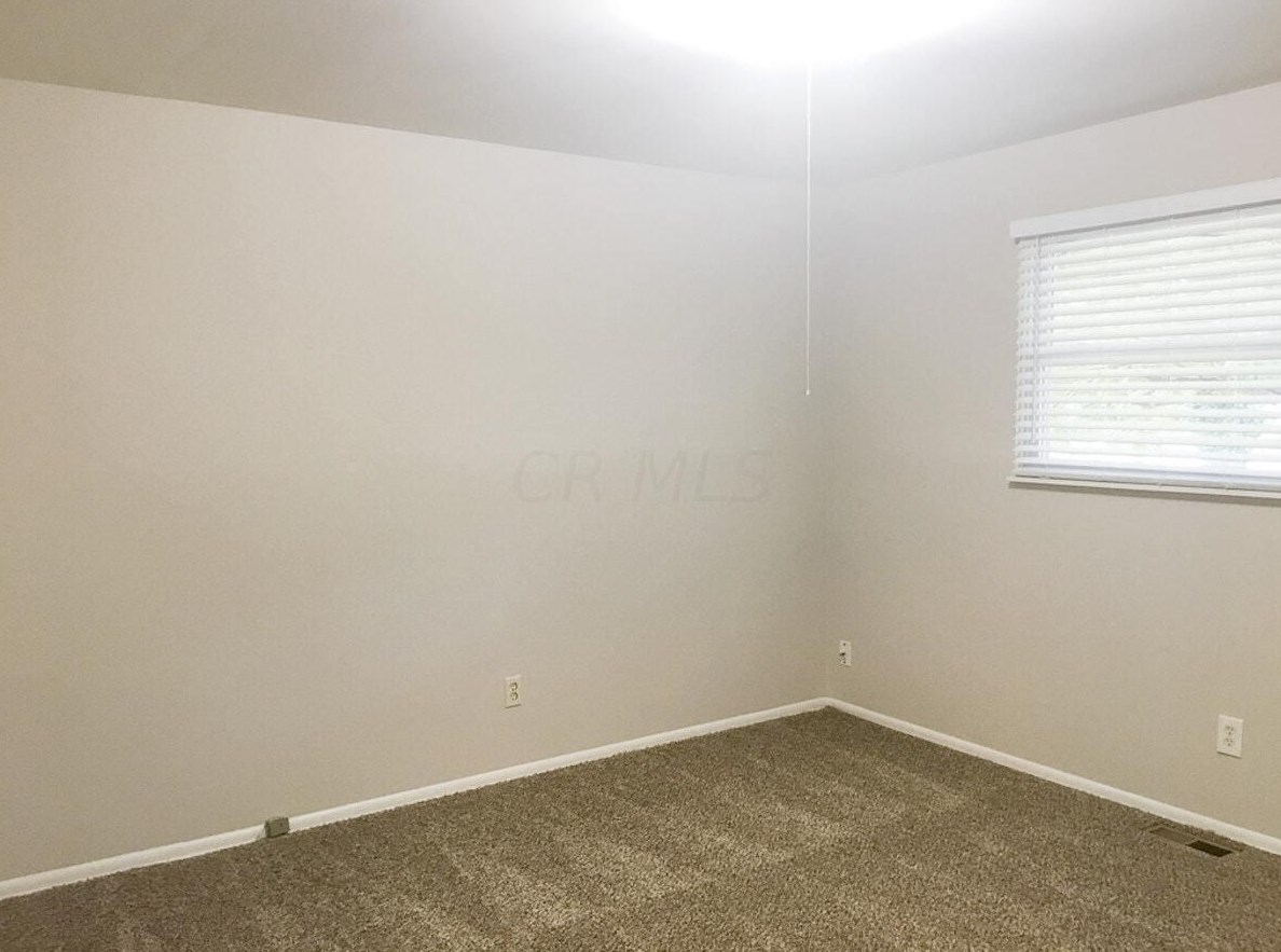 2775 Fleet Rd, Columbus OH  43232-5326 exterior