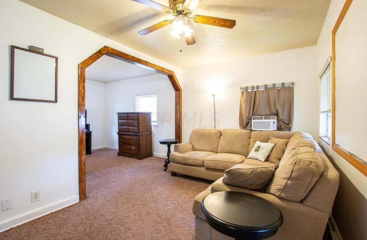 859 Pierce Ave, Columbus OH  43213-3042 exterior