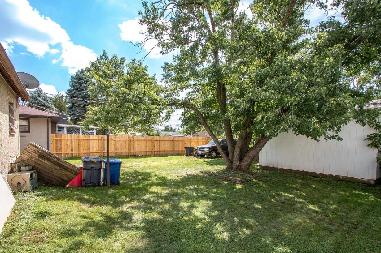 859 Pierce Ave, Columbus OH  43213-3042 exterior