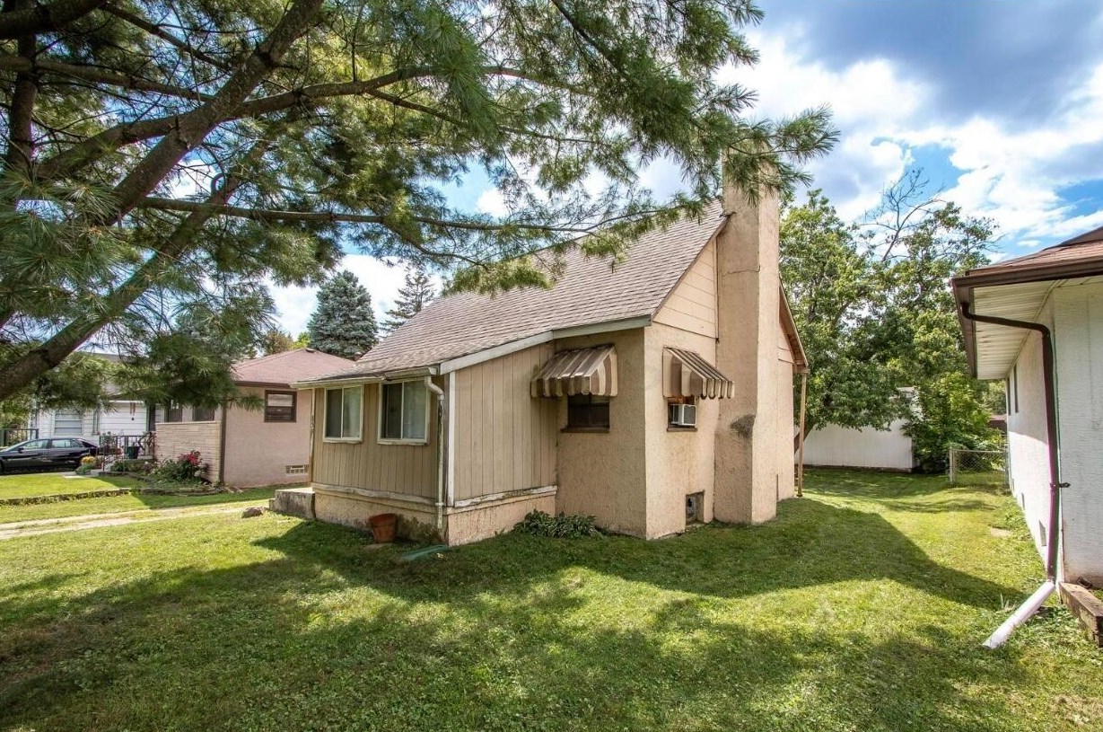 859 Pierce Ave, Columbus OH  43213-3042 exterior