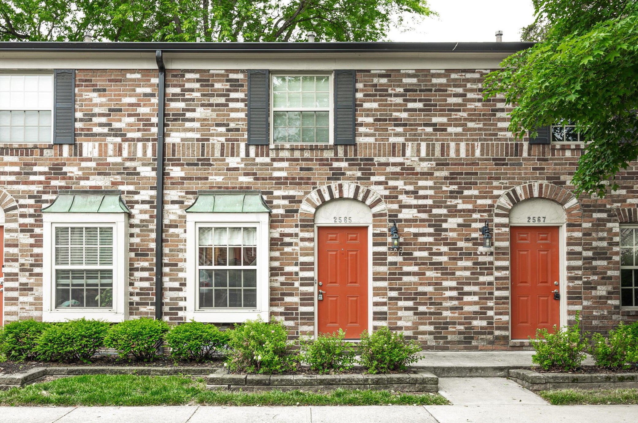 2565 Scioto View Ln, Columbus, OH 43221-3680